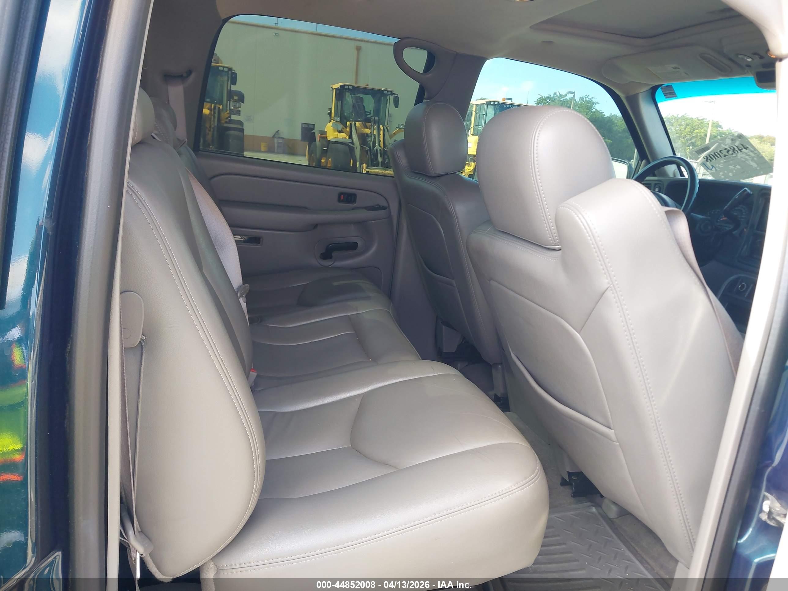CHEVROLET AVALANCHE image 8