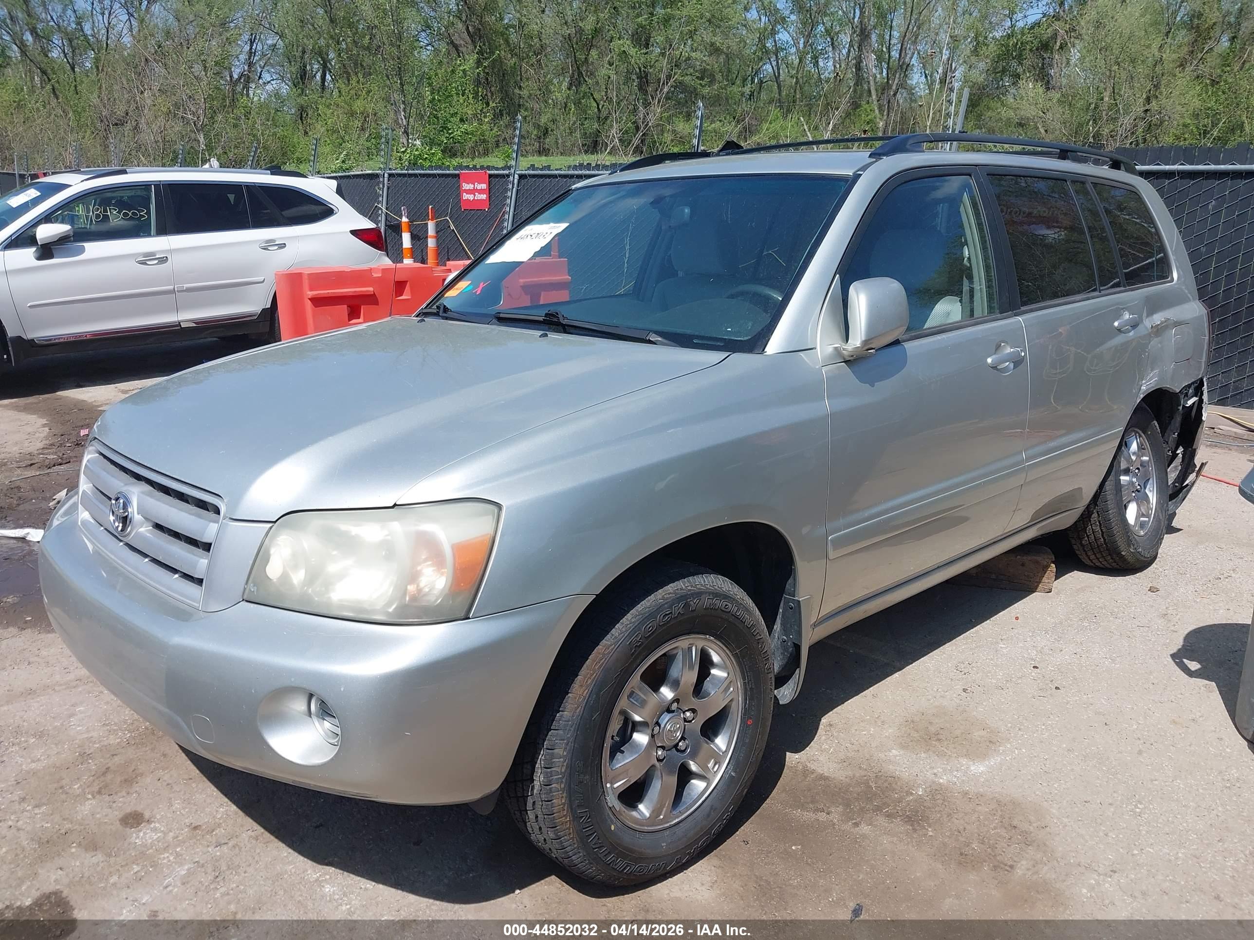 TOYOTA HIGHLANDER image 2