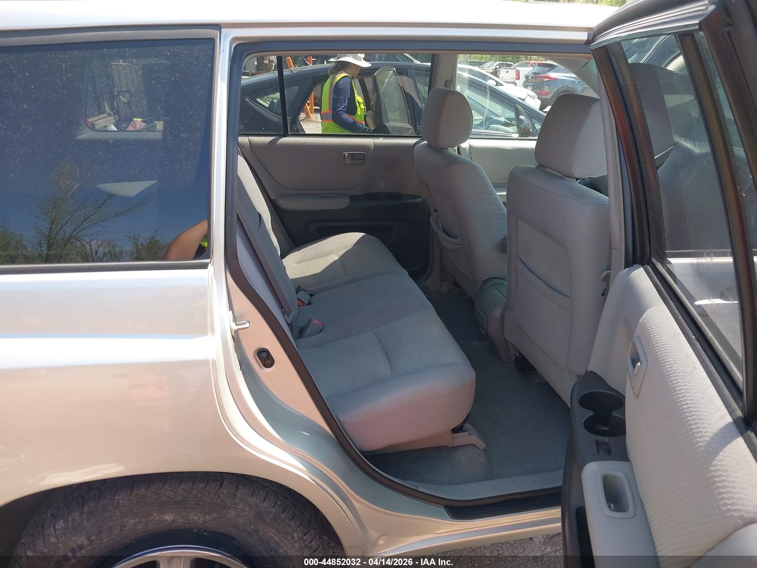 TOYOTA HIGHLANDER image 8
