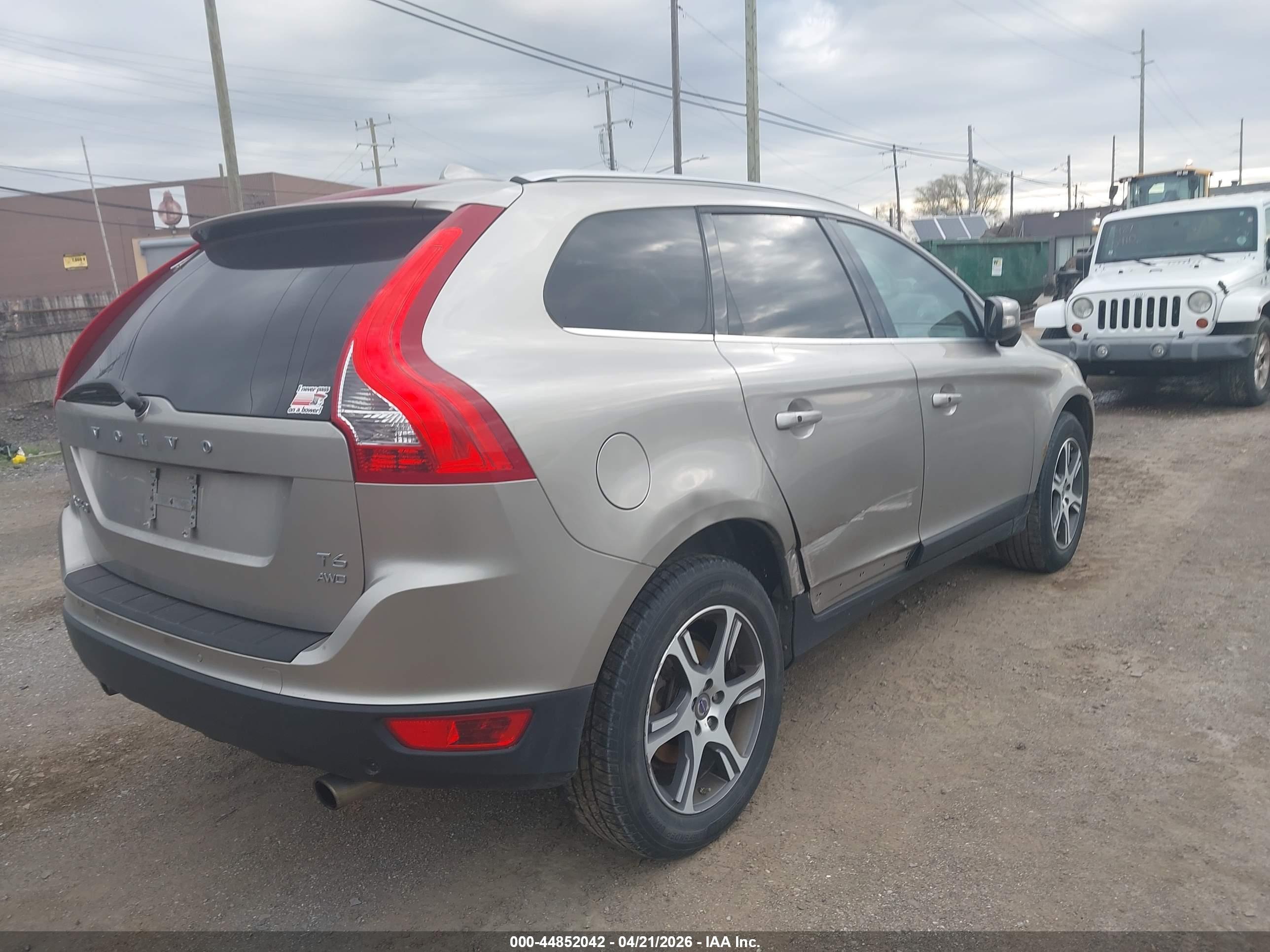 VOLVO XC60 image 4
