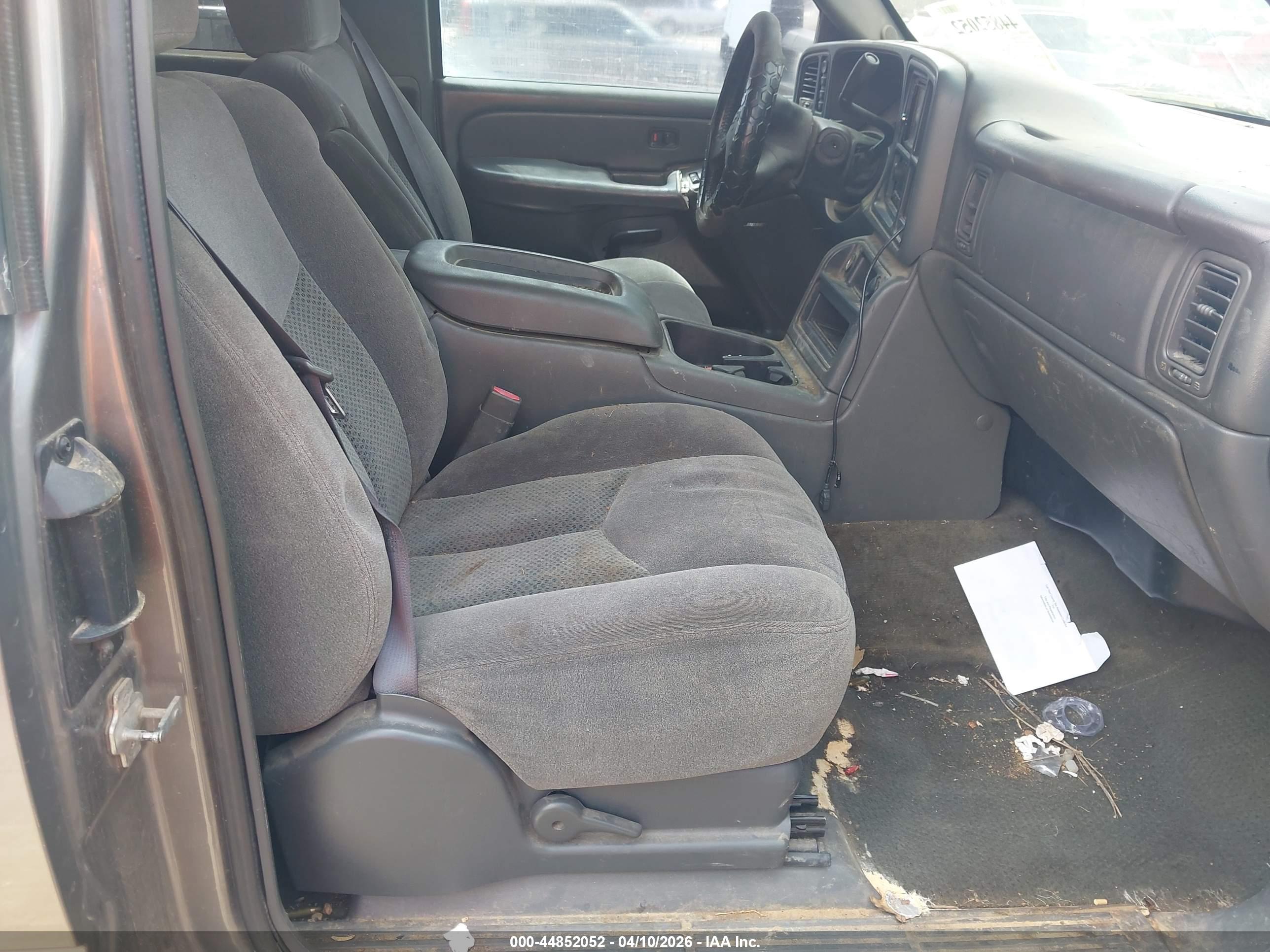 CHEVROLET SILVERADO image 5