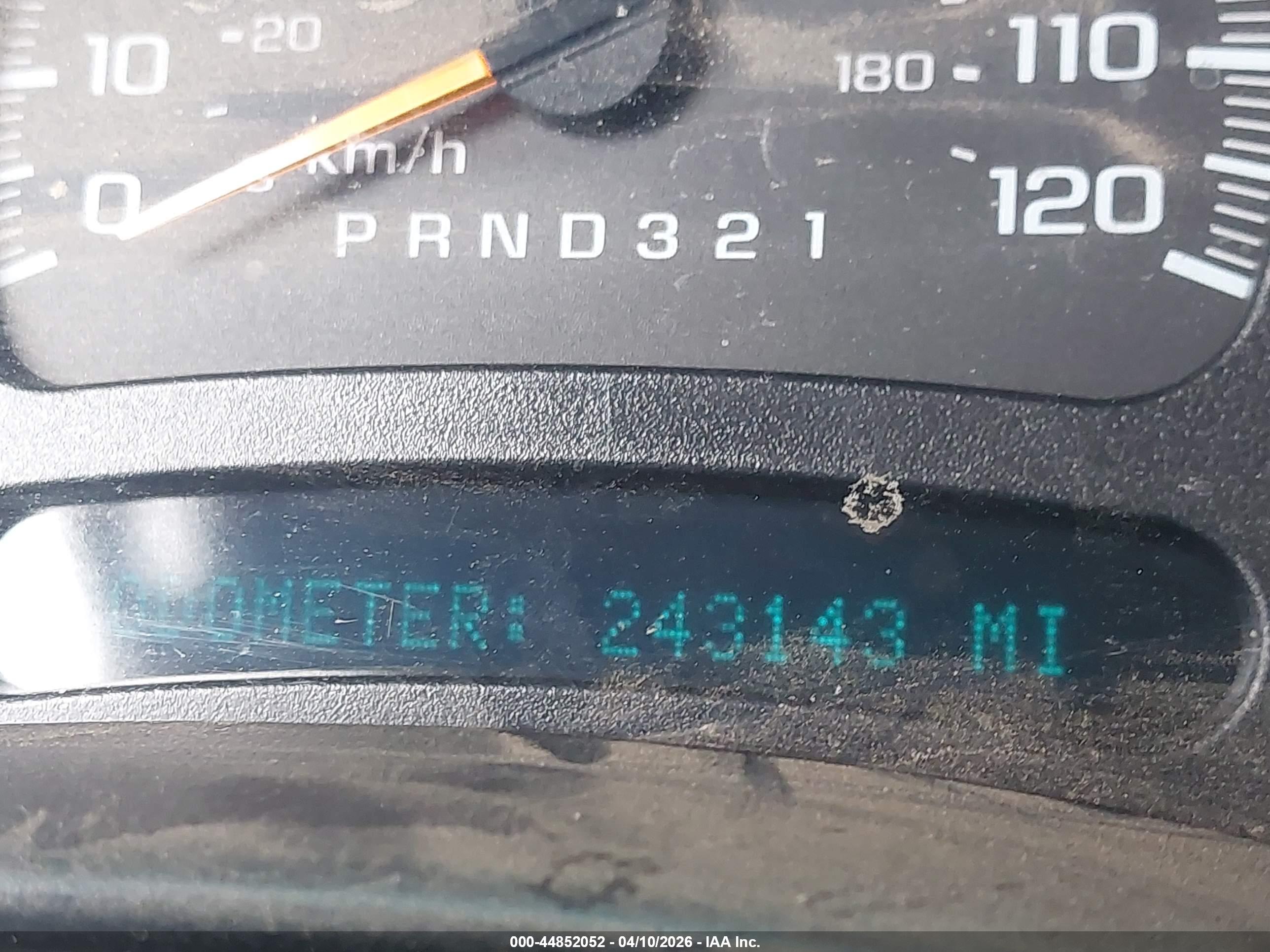 CHEVROLET SILVERADO image 7