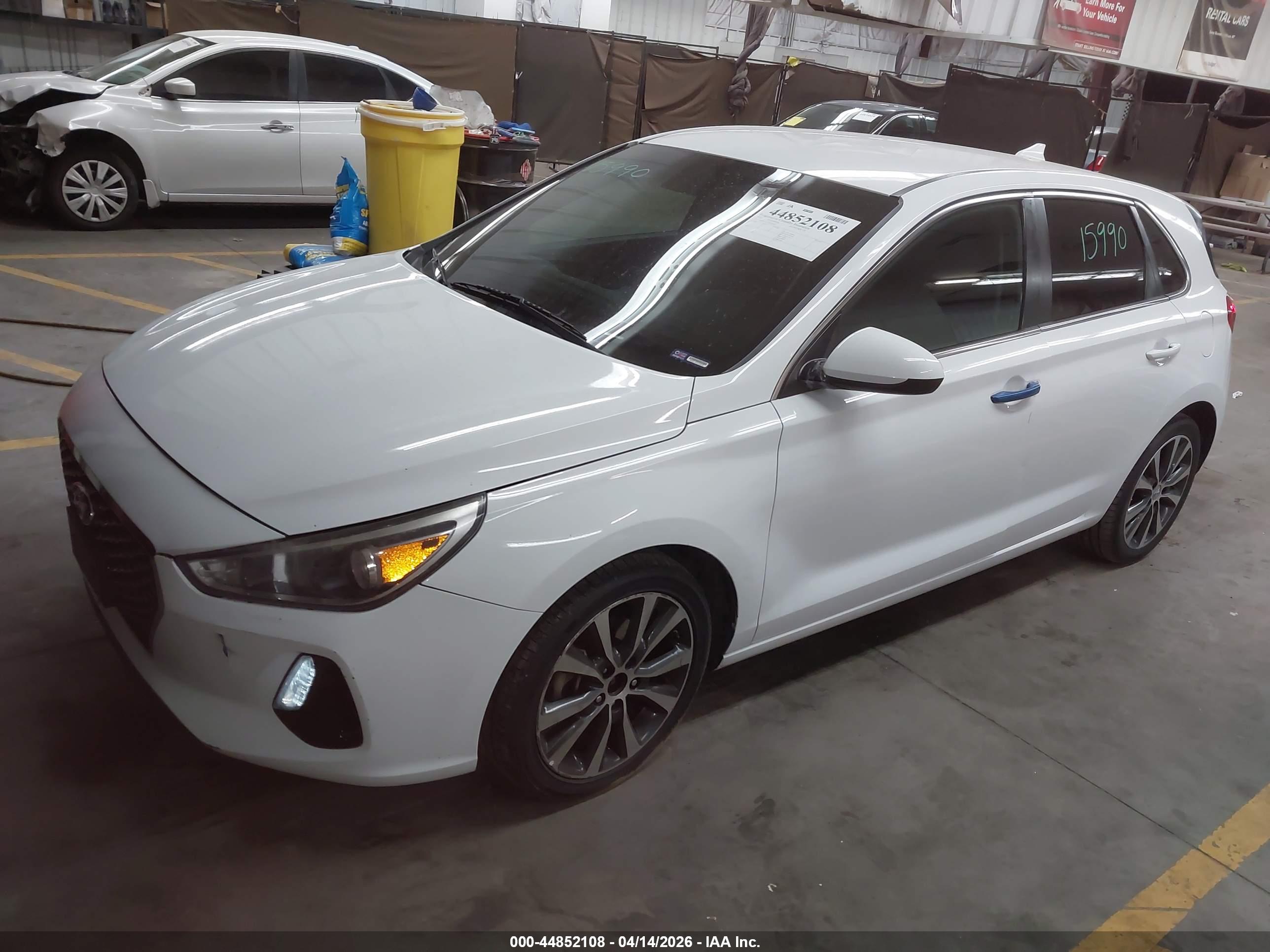 HYUNDAI ELANTRA image 2