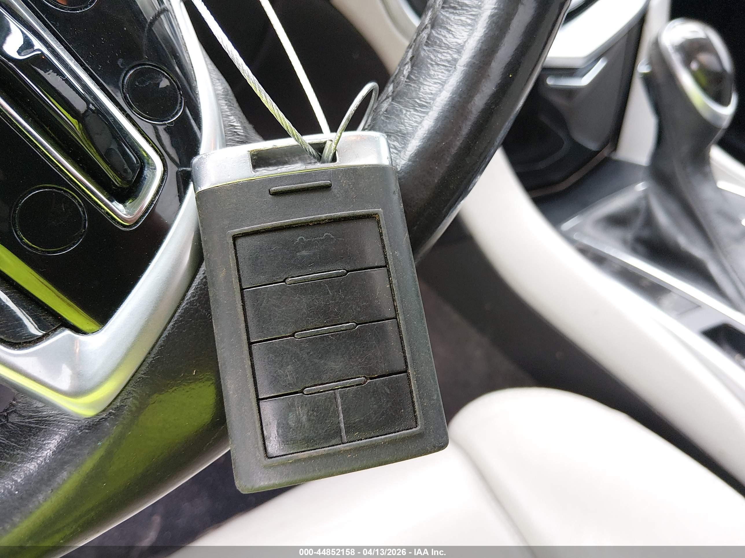 CADILLAC SRX image 11