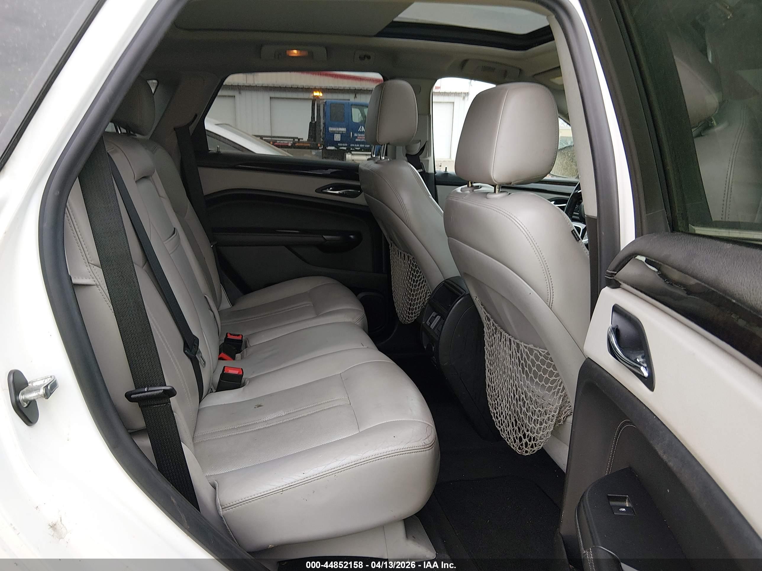 CADILLAC SRX image 8