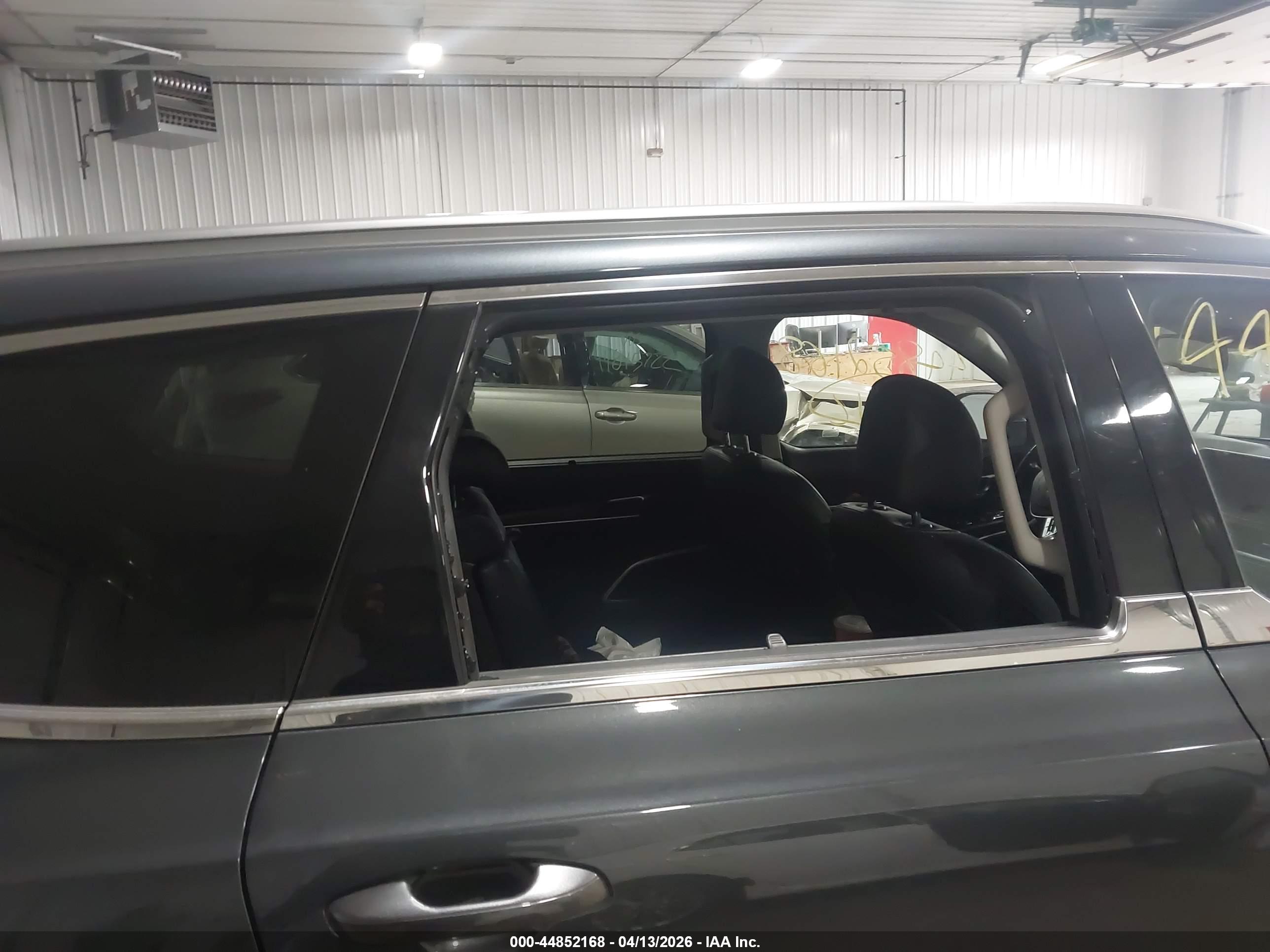 KIA TELLURIDE image 6