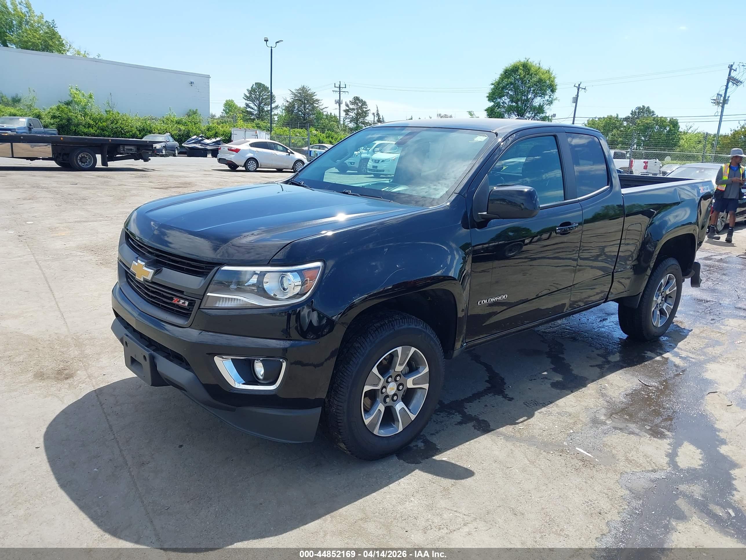CHEVROLET COLORADO image 2