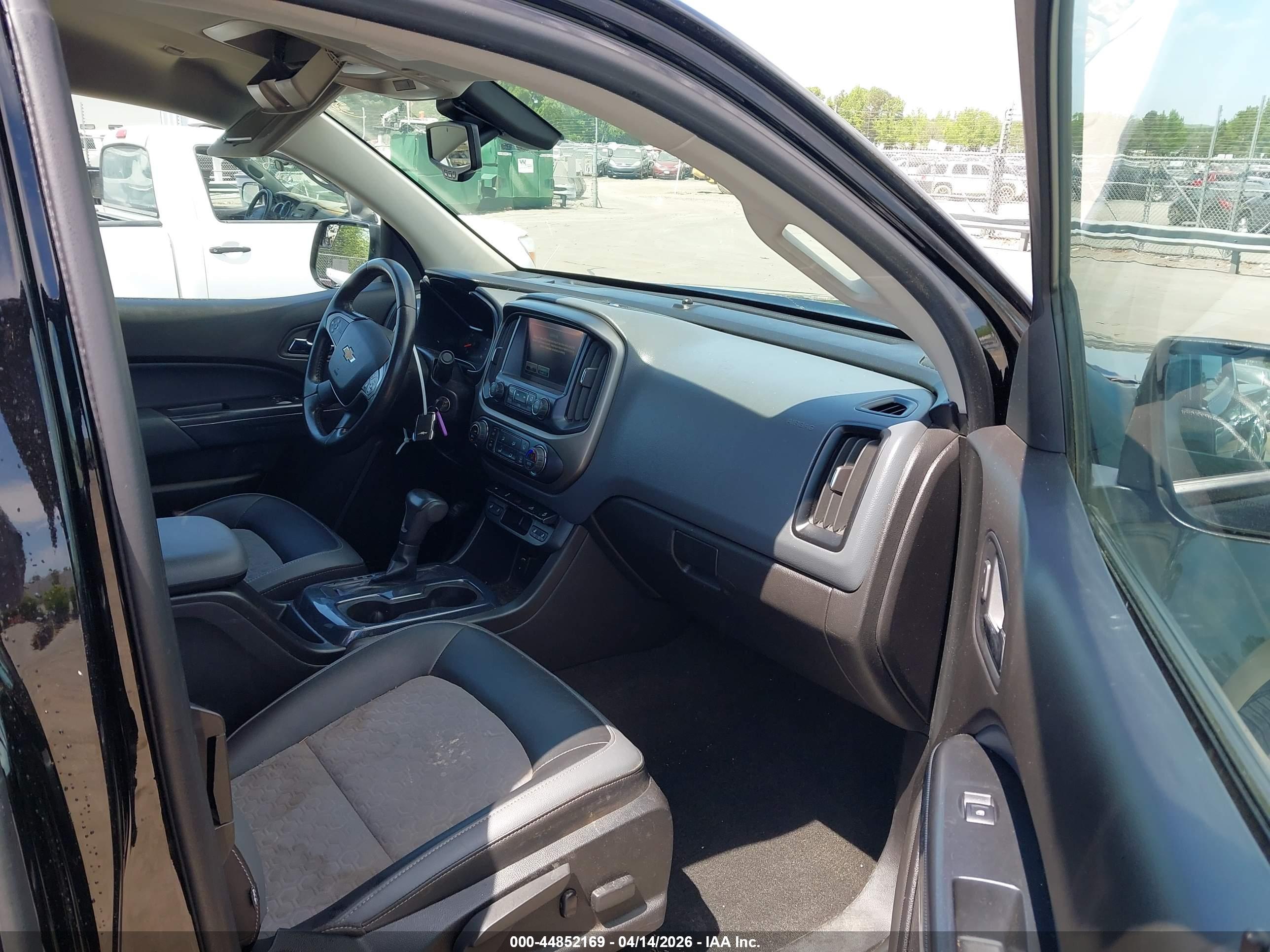 CHEVROLET COLORADO image 5