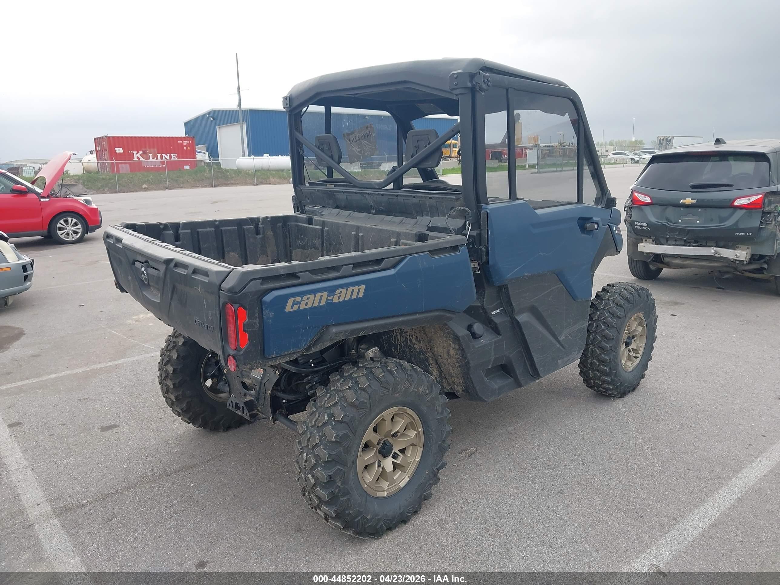 CAN-AM DEFENDER image 4