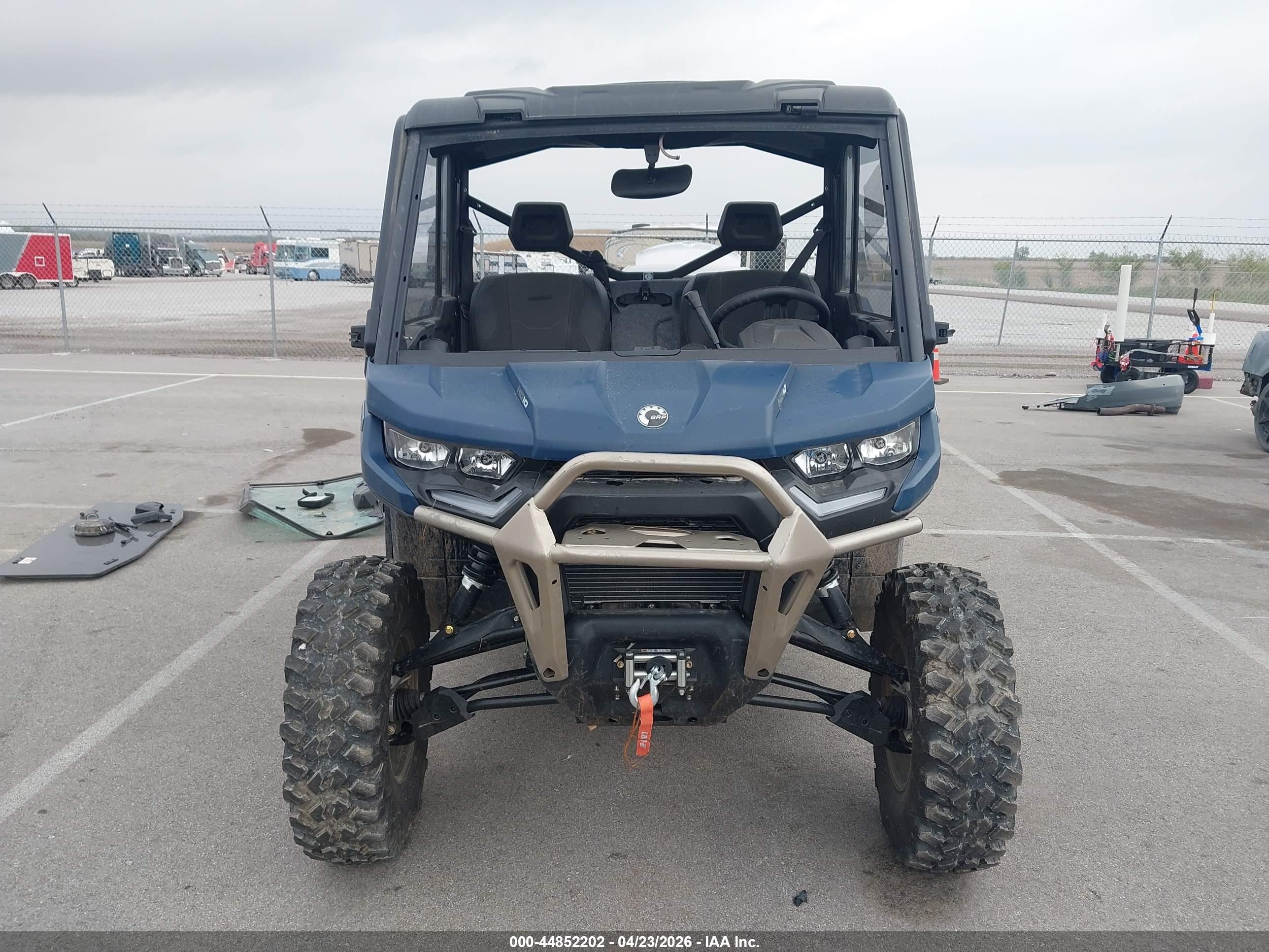 CAN-AM DEFENDER image 5