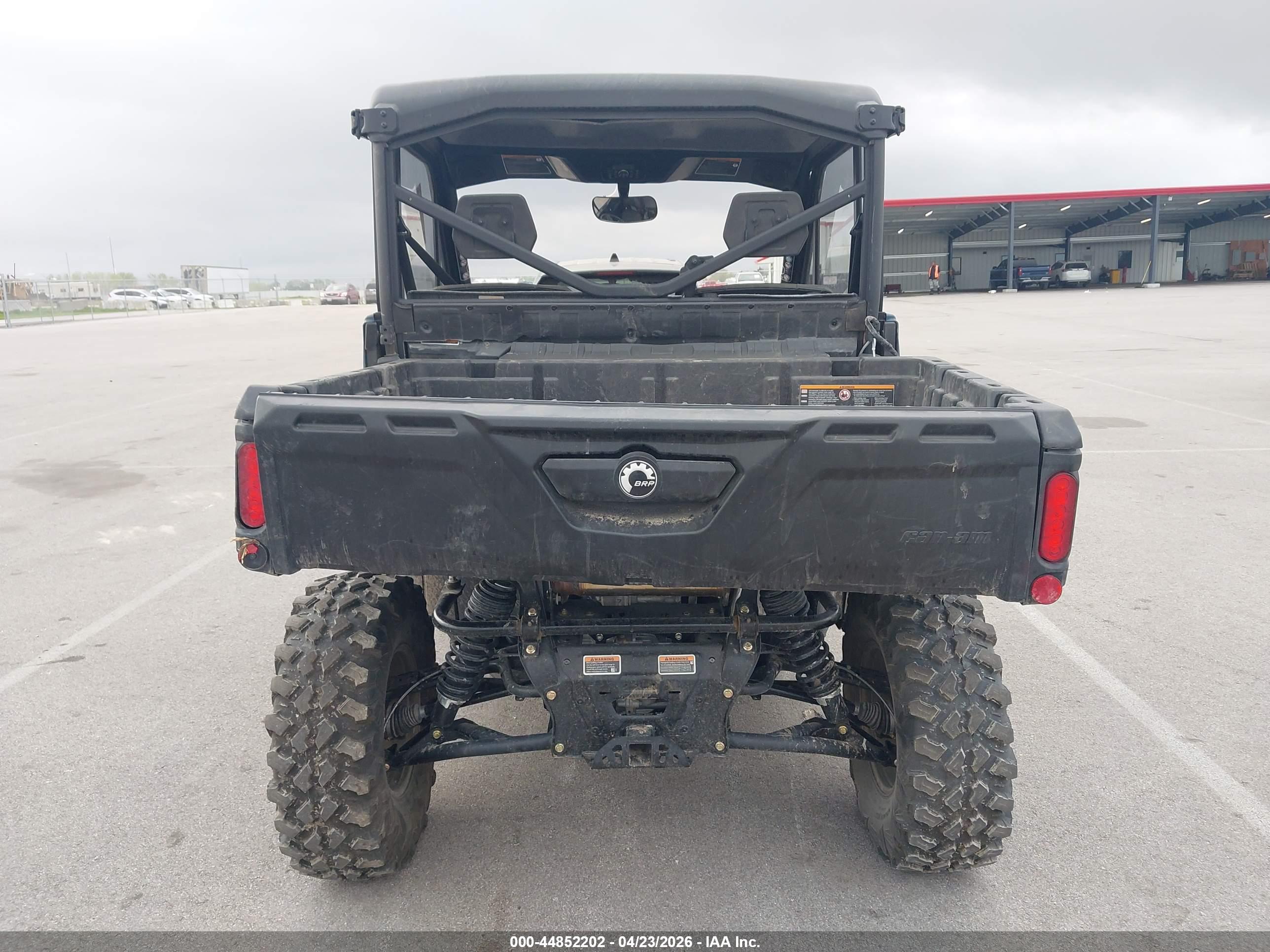 CAN-AM DEFENDER image 6