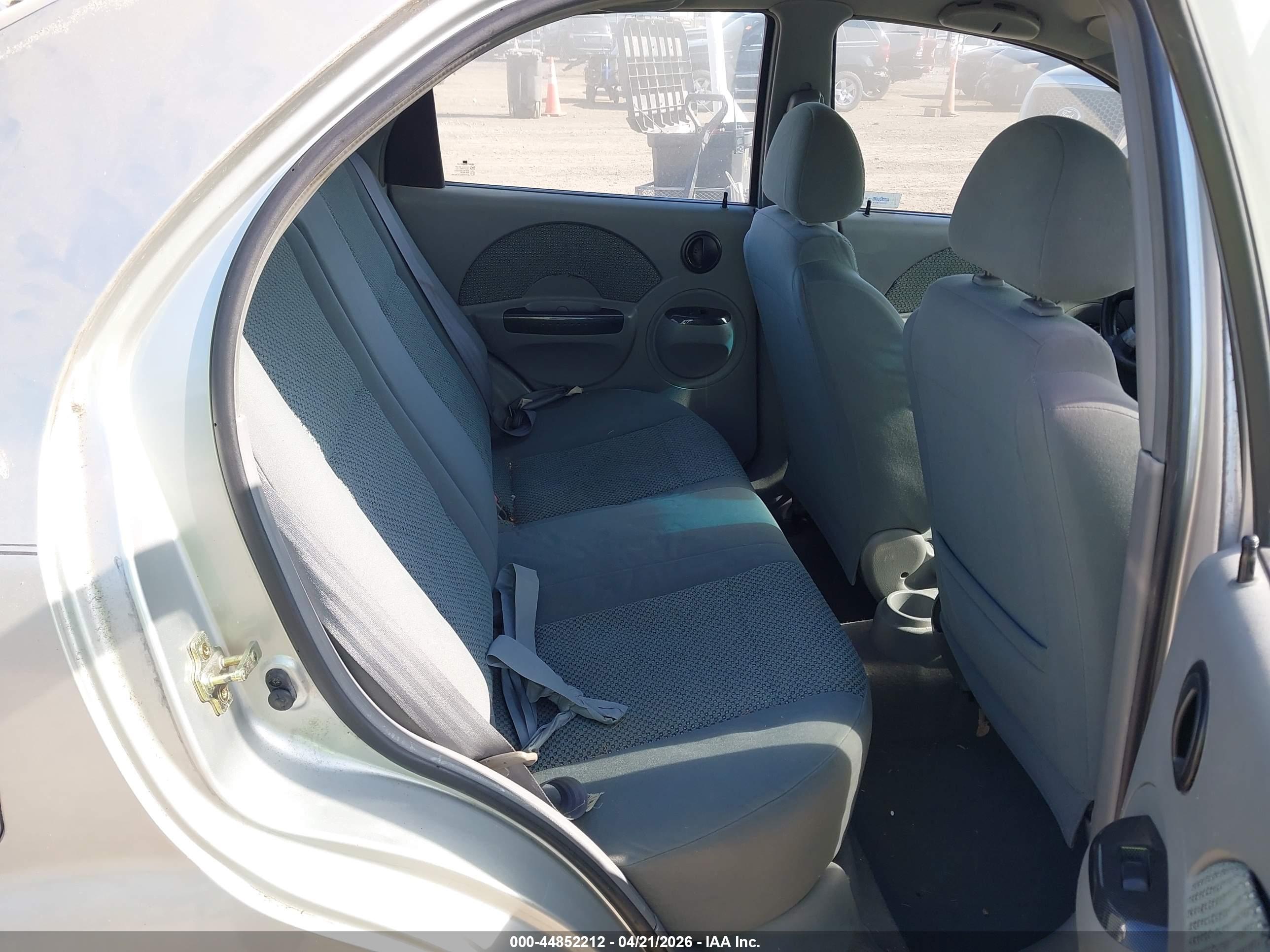CHEVROLET AVEO image 8