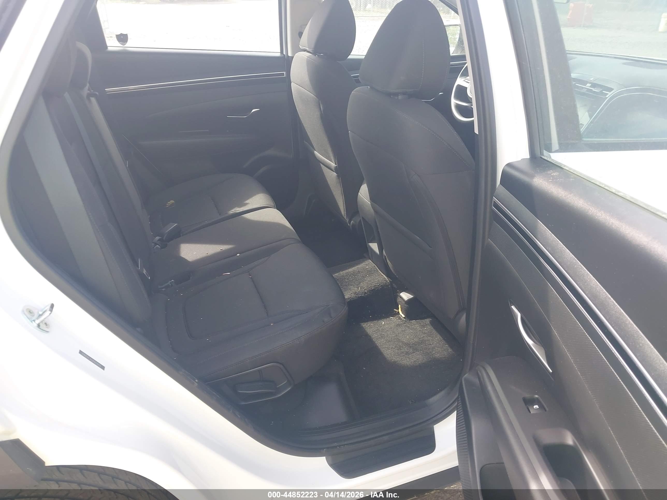 HYUNDAI TUCSON image 8