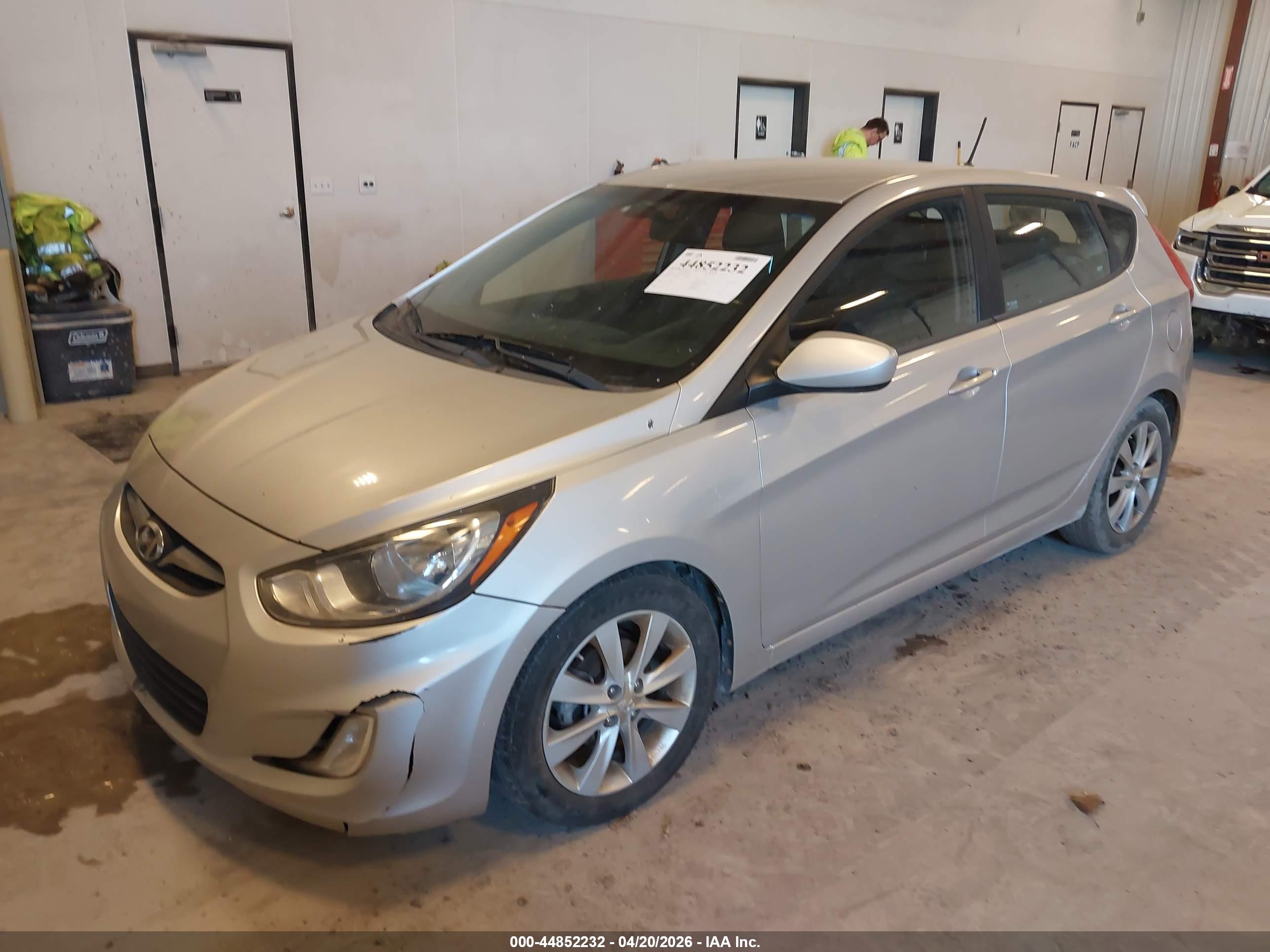 HYUNDAI ACCENT image 2