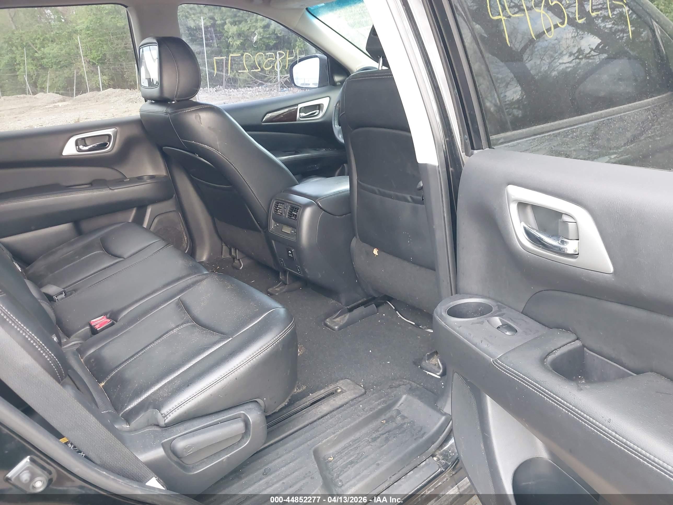 NISSAN PATHFINDER image 8
