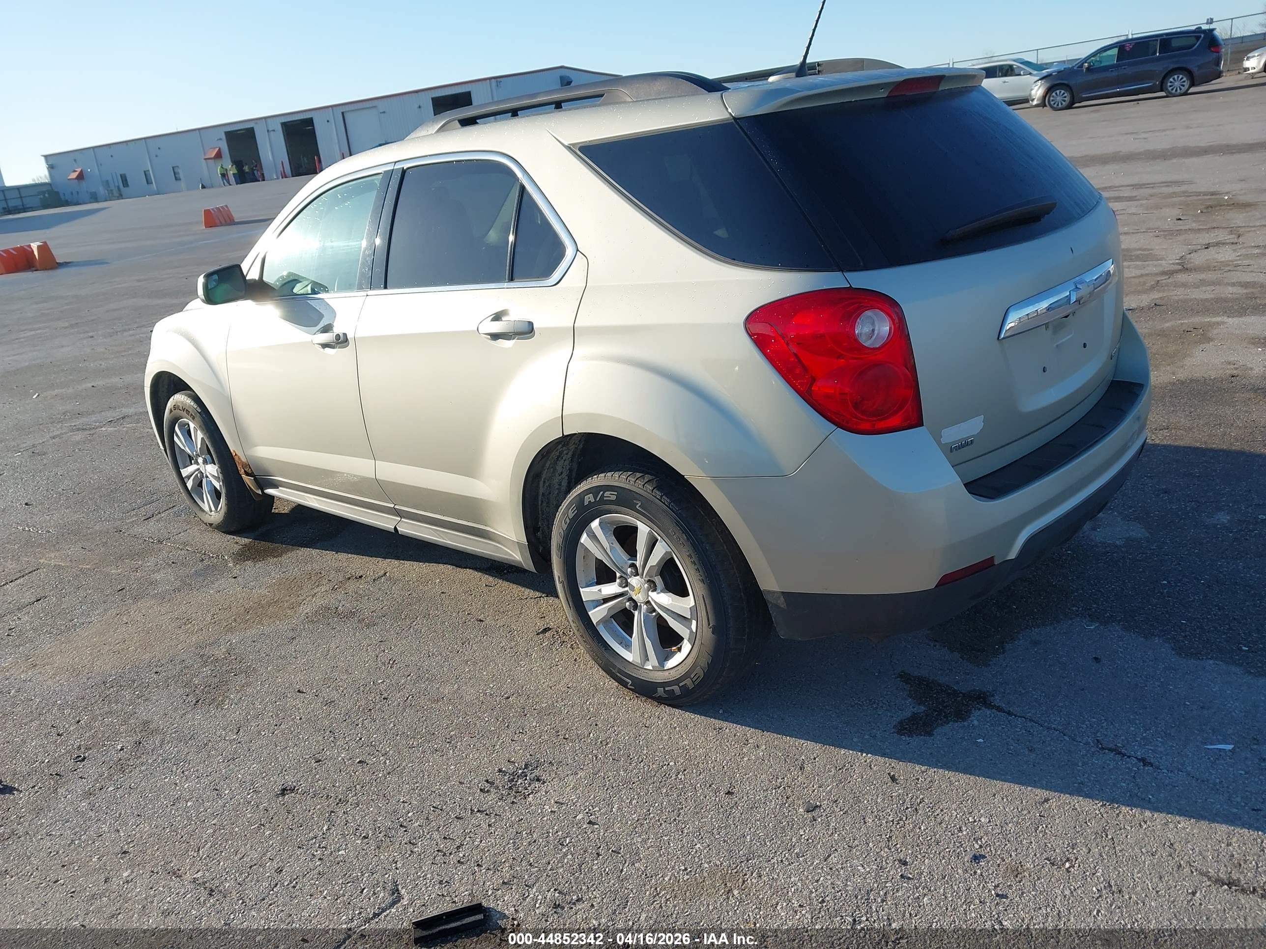 CHEVROLET EQUINOX image 3