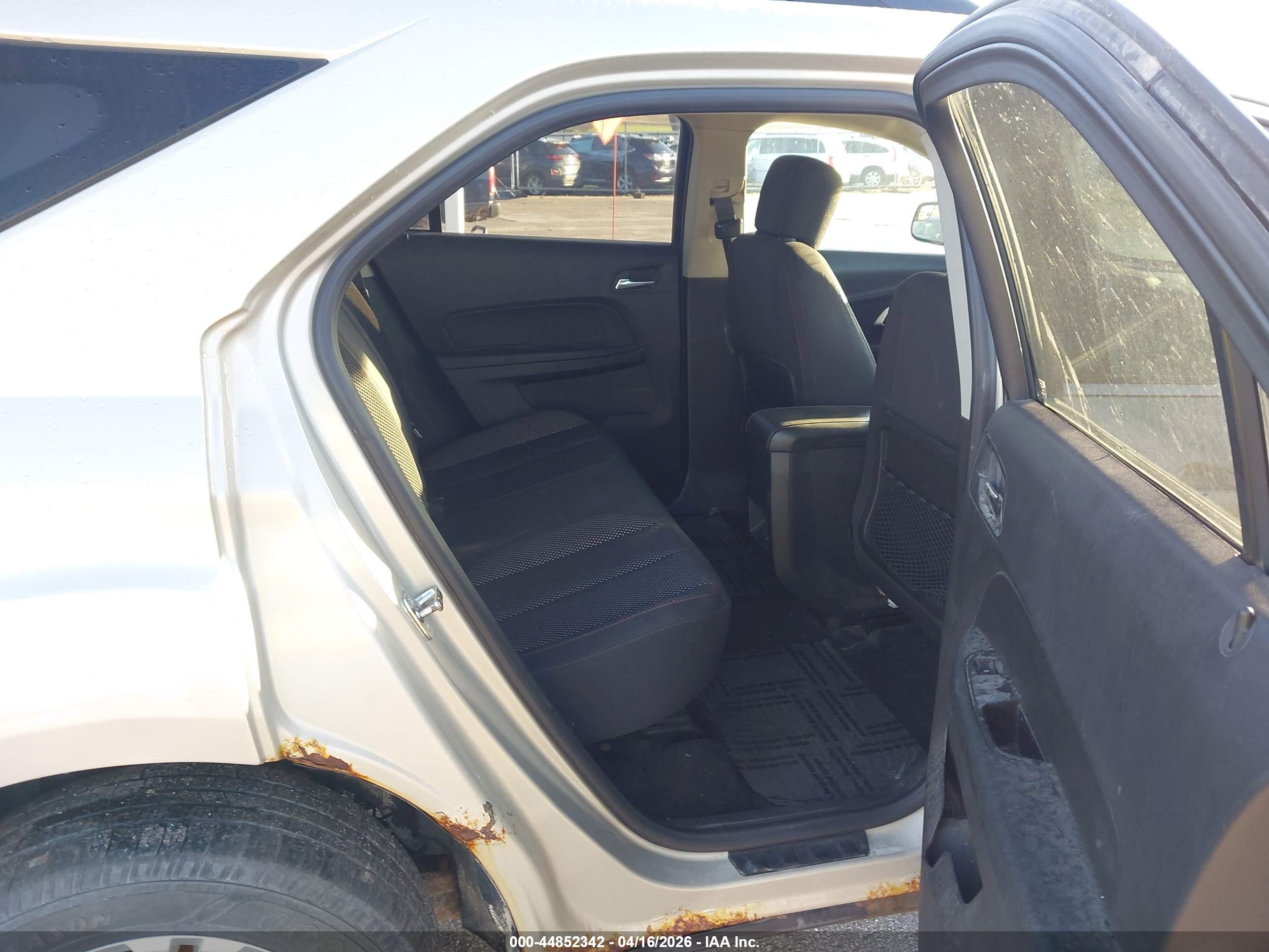 CHEVROLET EQUINOX image 8