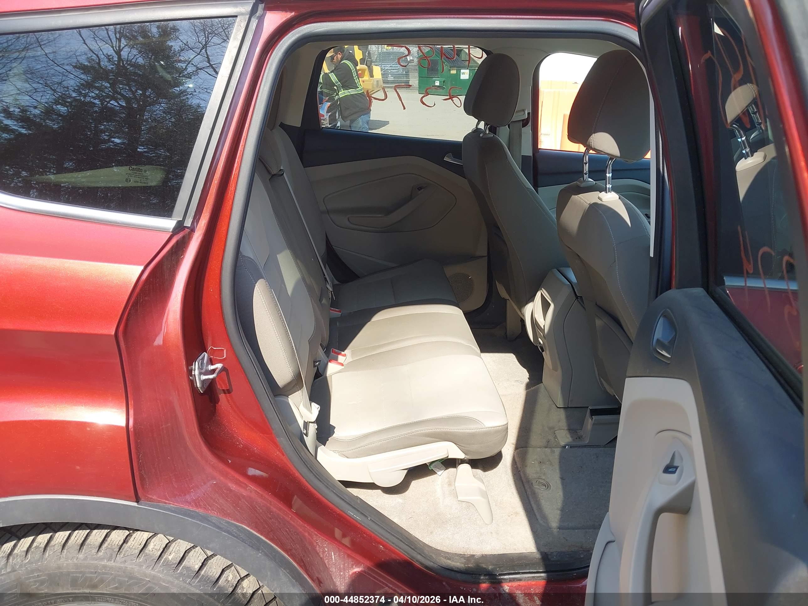 FORD ESCAPE image 8
