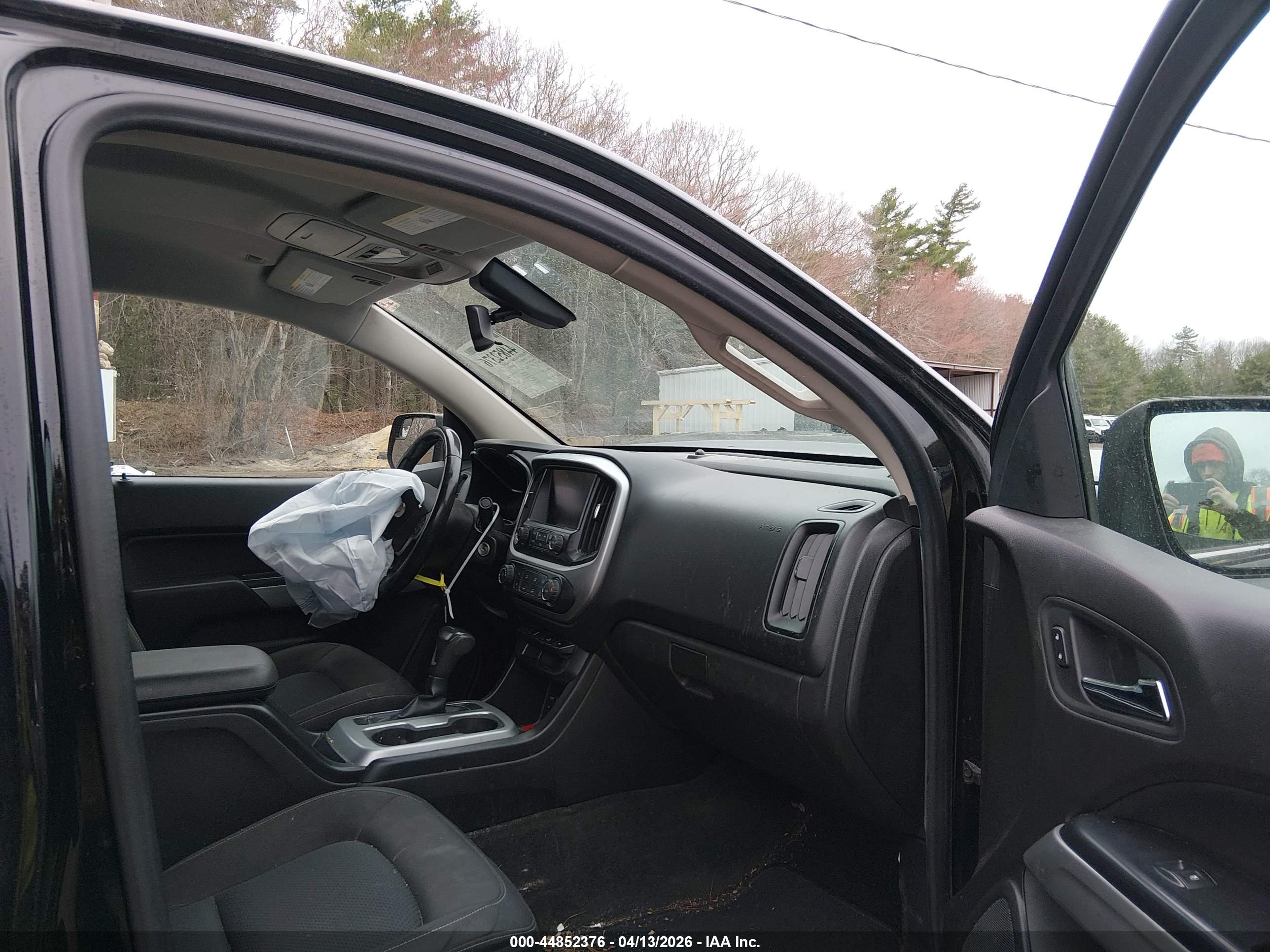 CHEVROLET COLORADO image 5