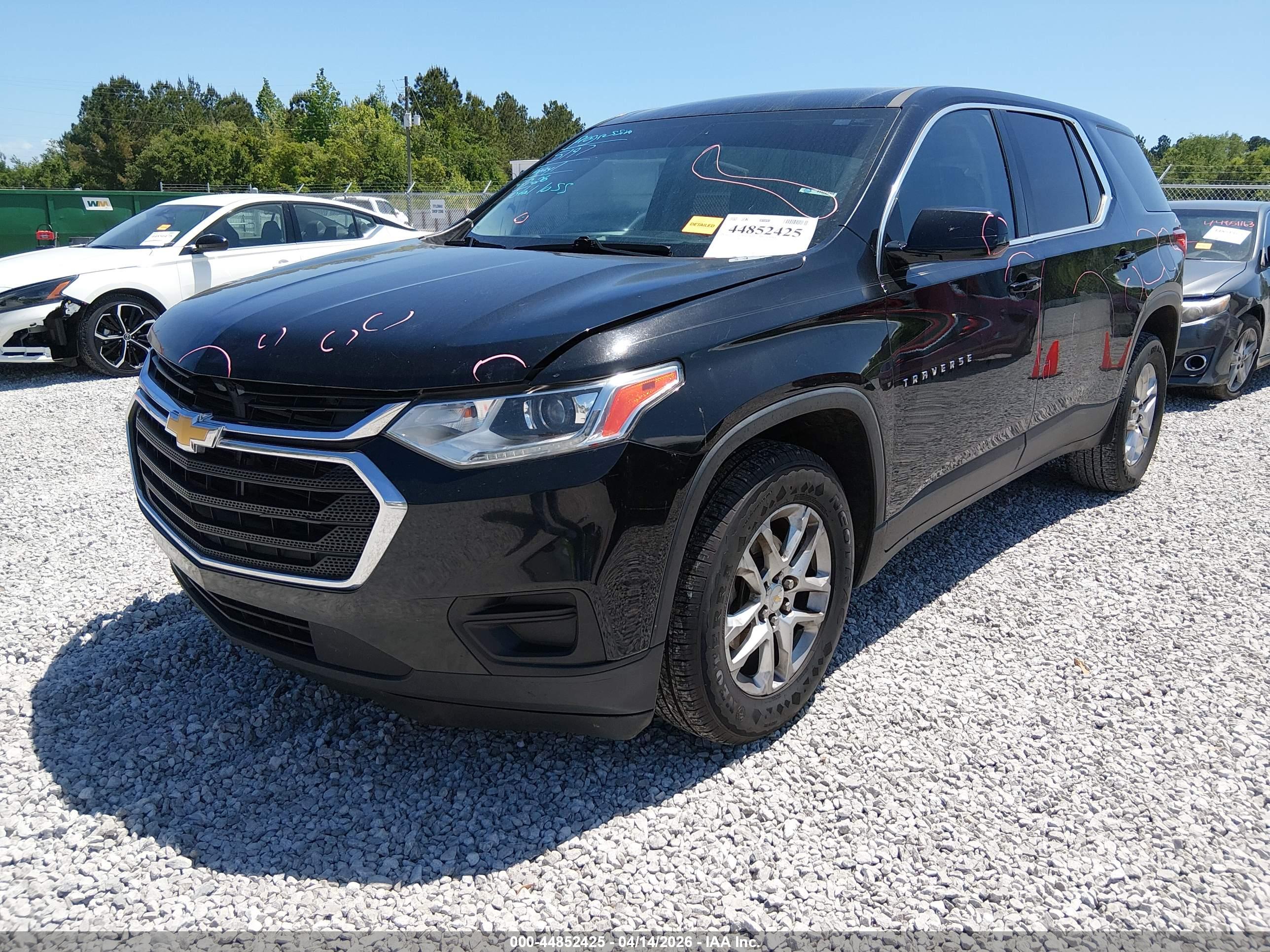 CHEVROLET TRAVERSE image 2