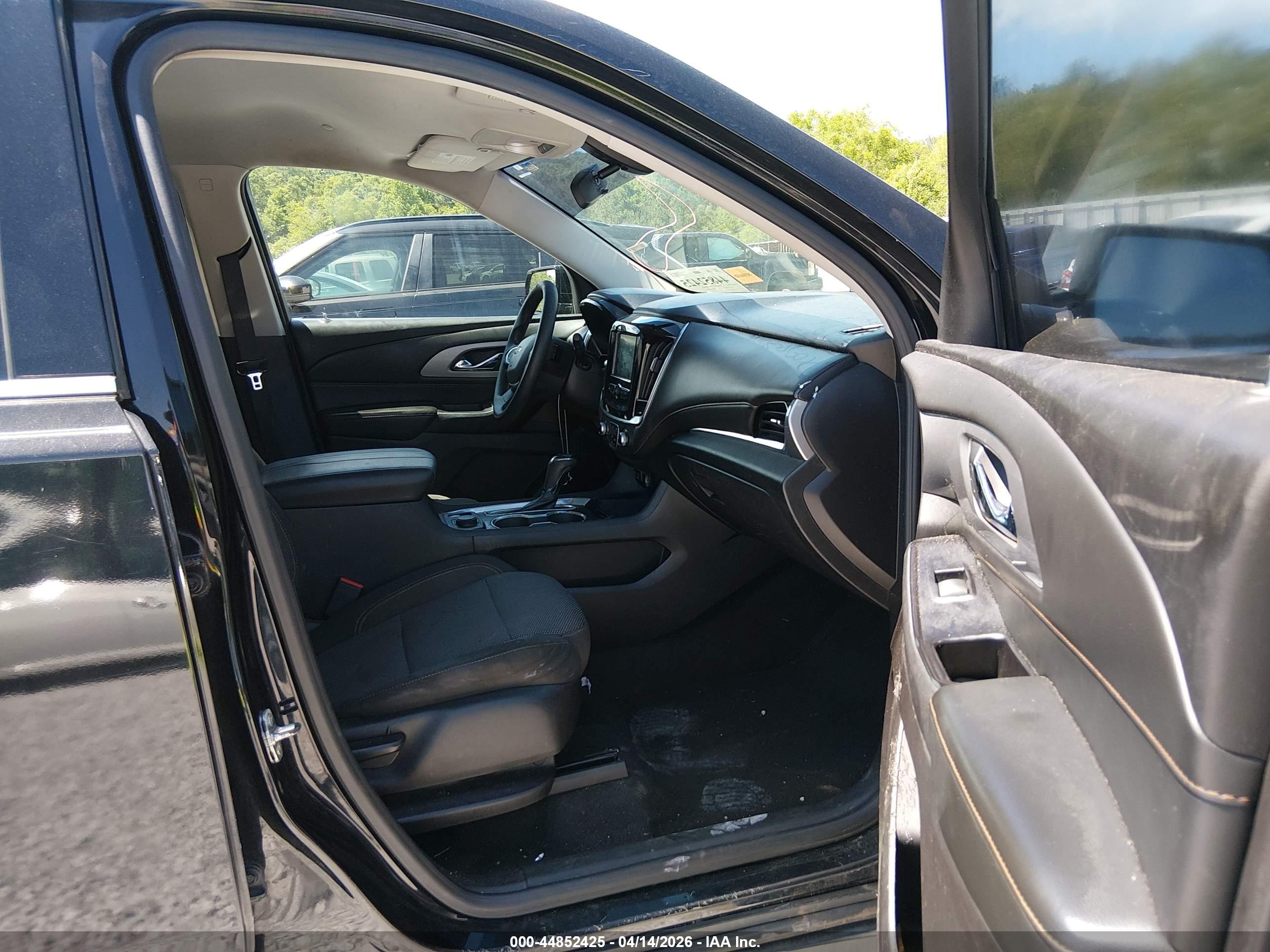 CHEVROLET TRAVERSE image 5