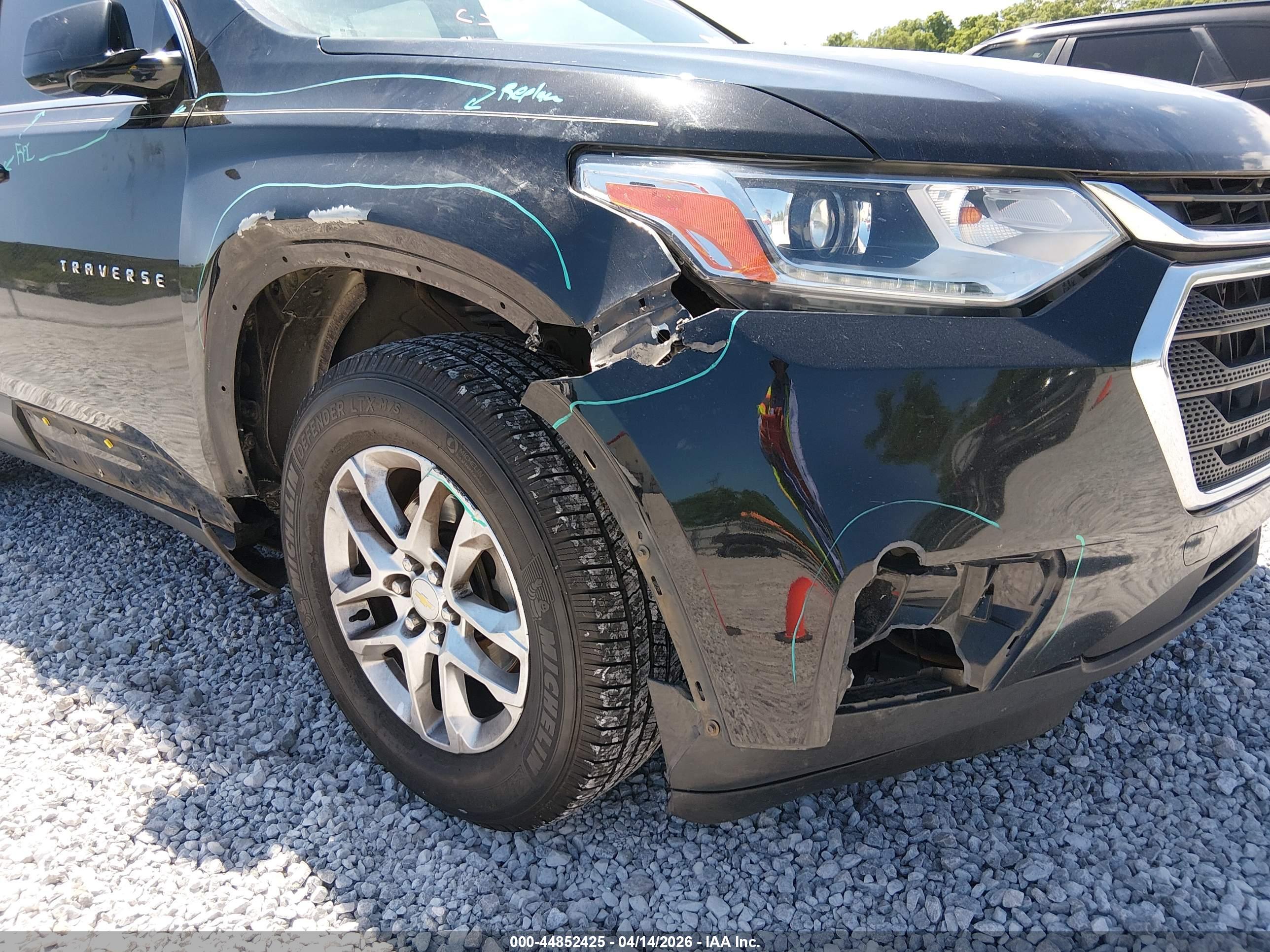 CHEVROLET TRAVERSE image 6