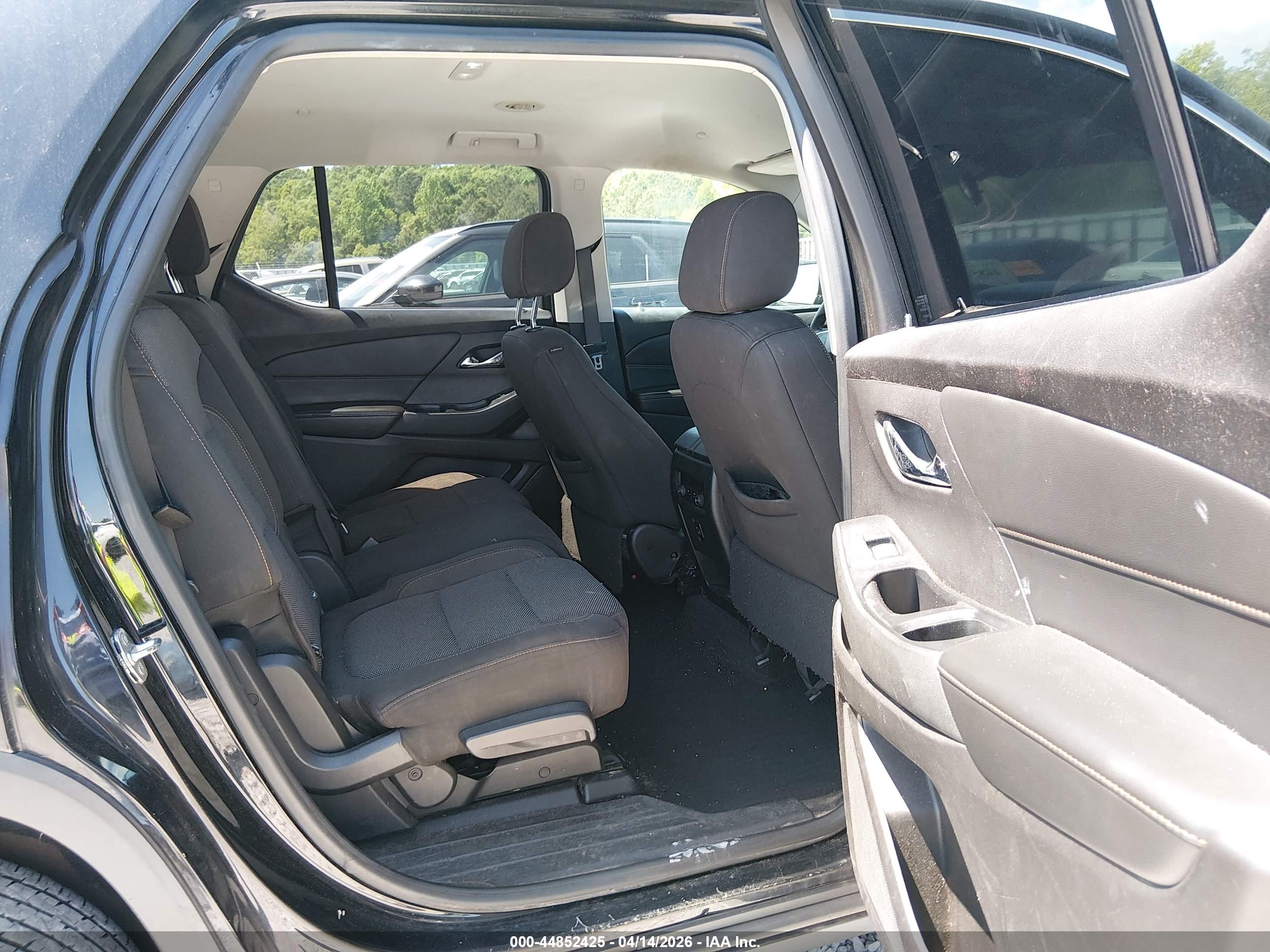 CHEVROLET TRAVERSE image 8