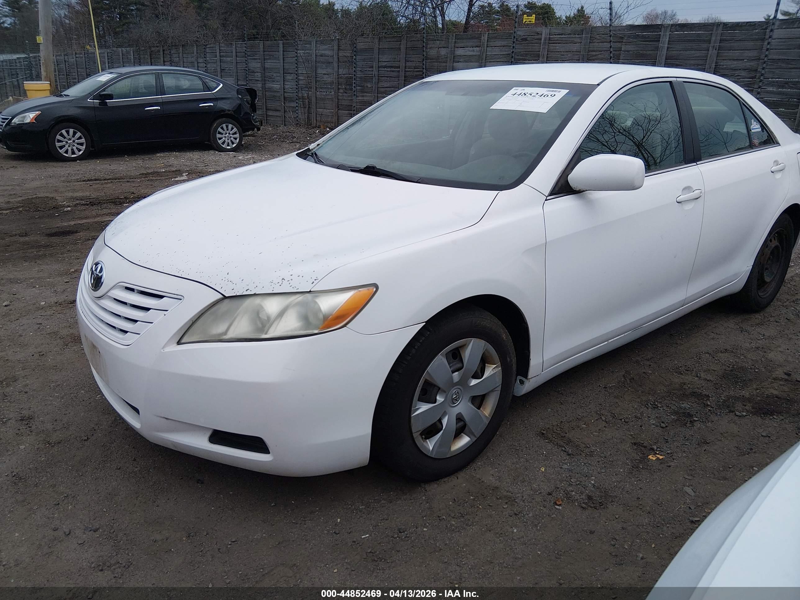 TOYOTA CAMRY image 2