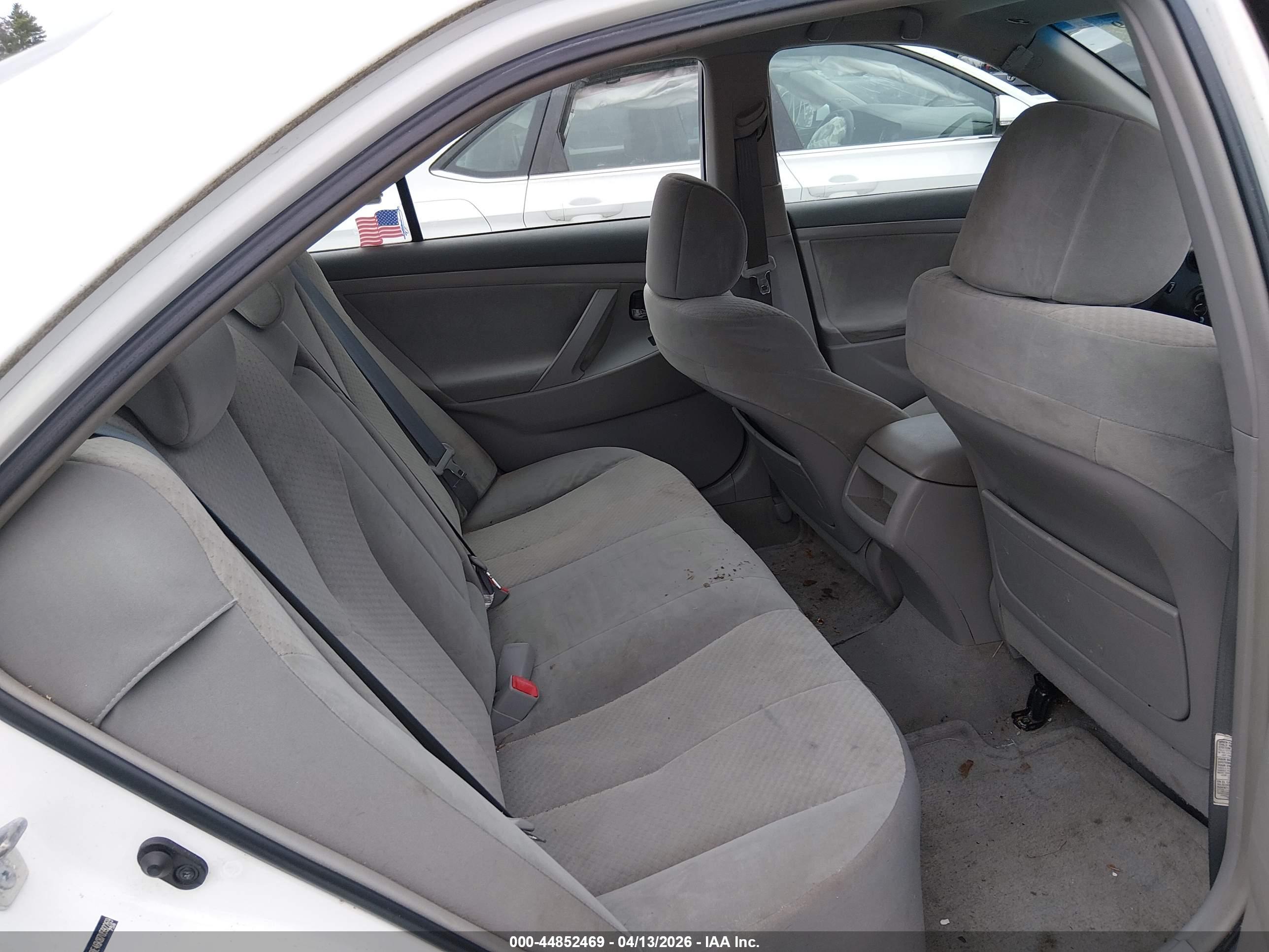 TOYOTA CAMRY image 8