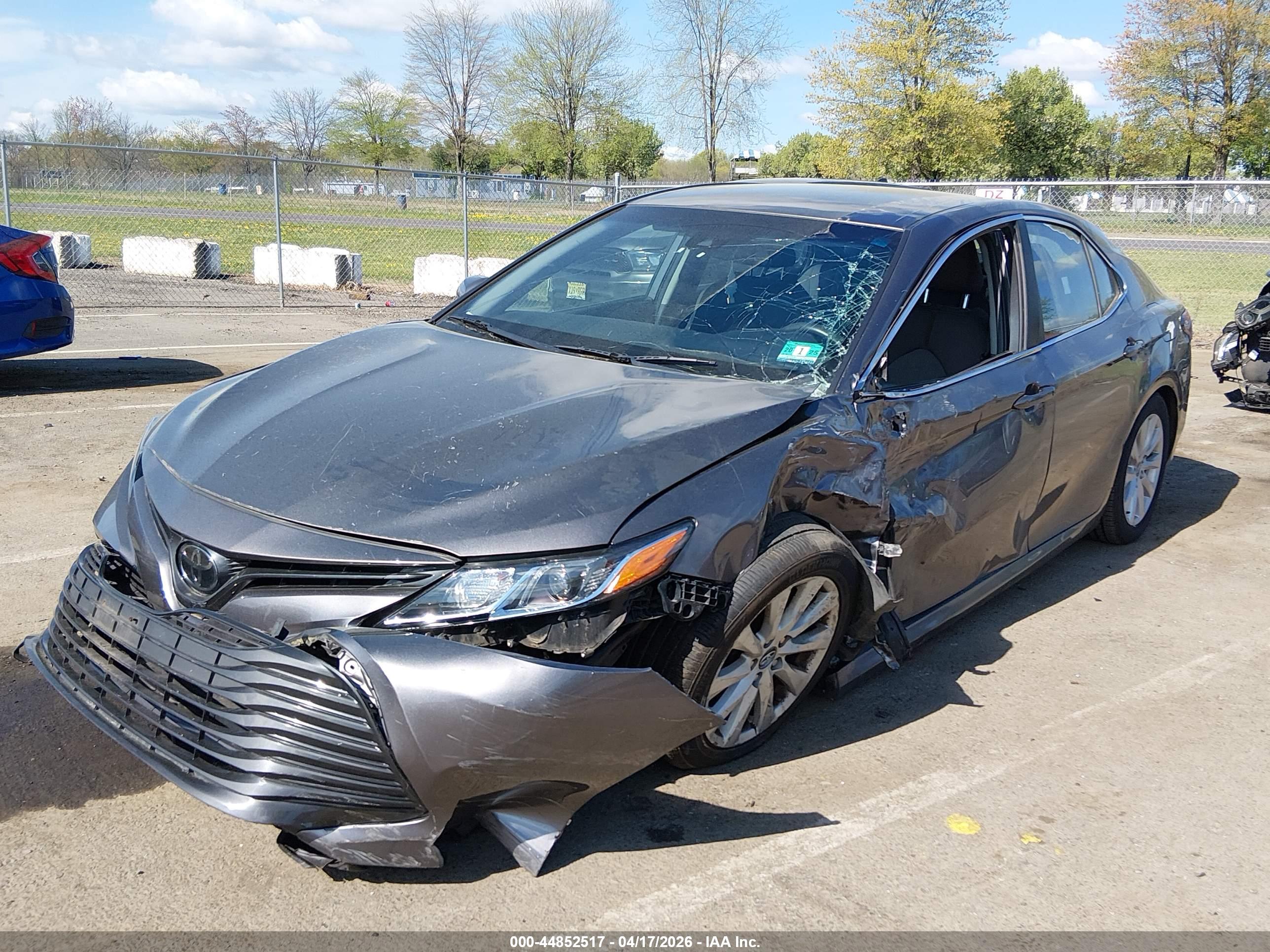 TOYOTA CAMRY image 2