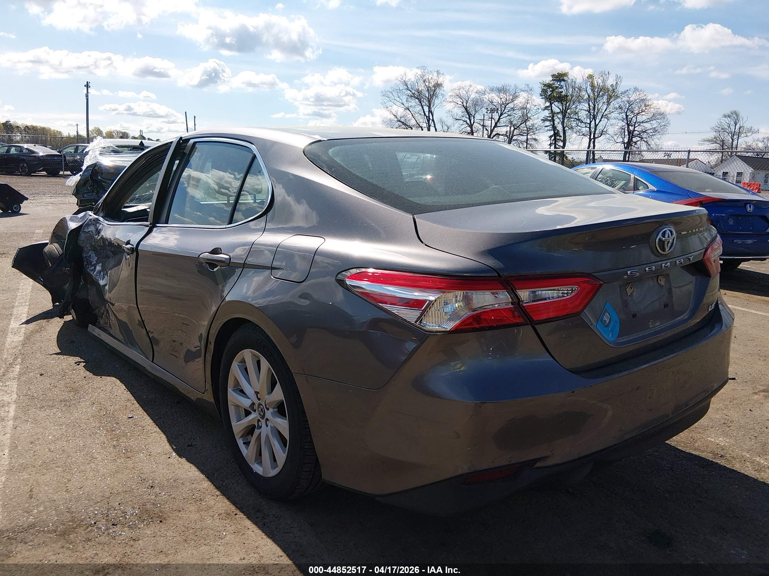 TOYOTA CAMRY image 3