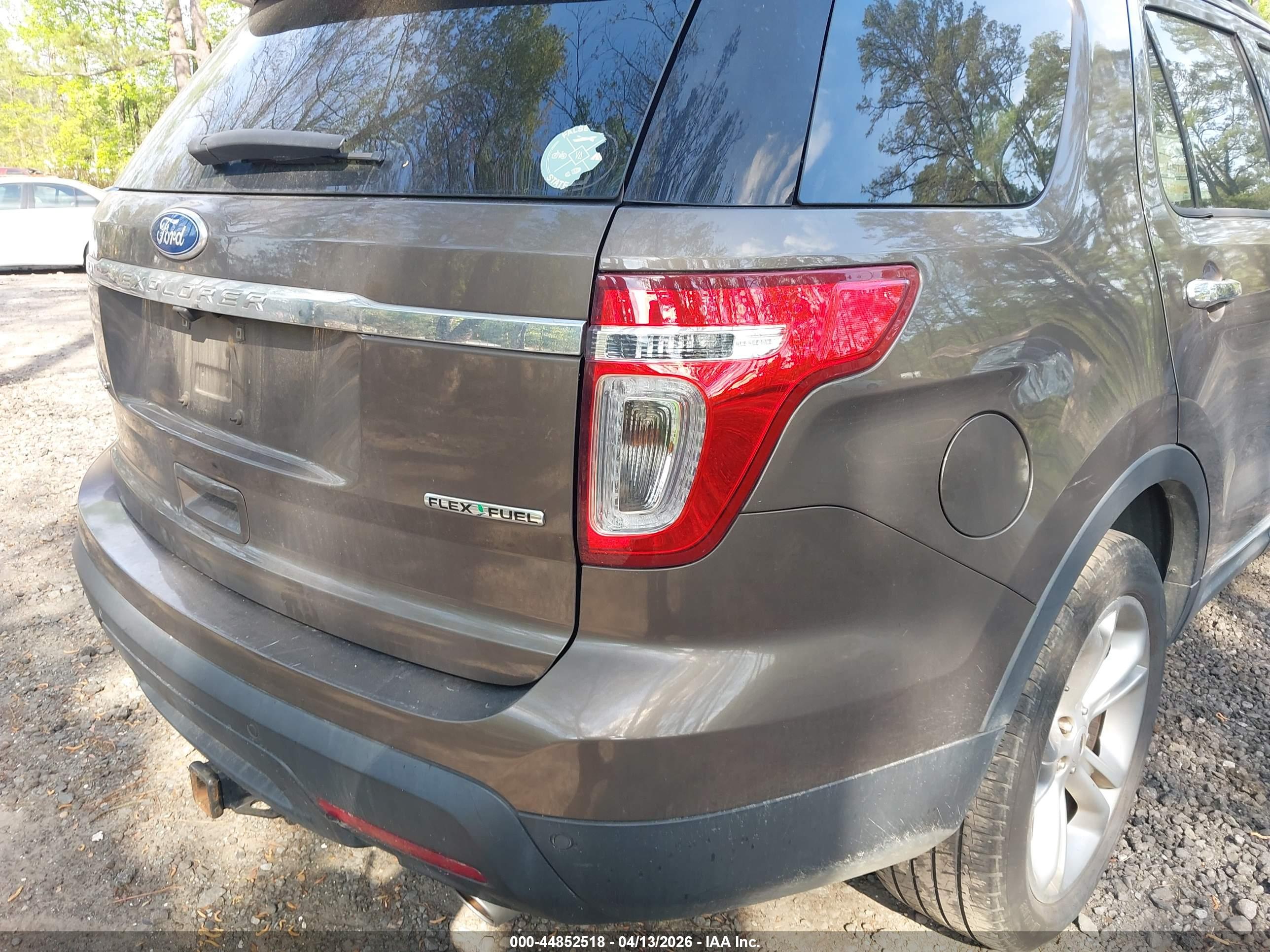 FORD EXPLORER image 6
