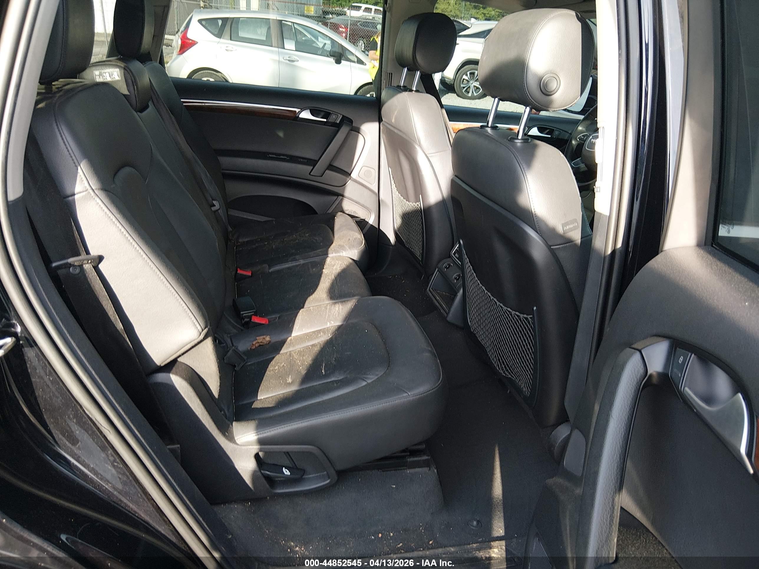 AUDI Q7 image 8
