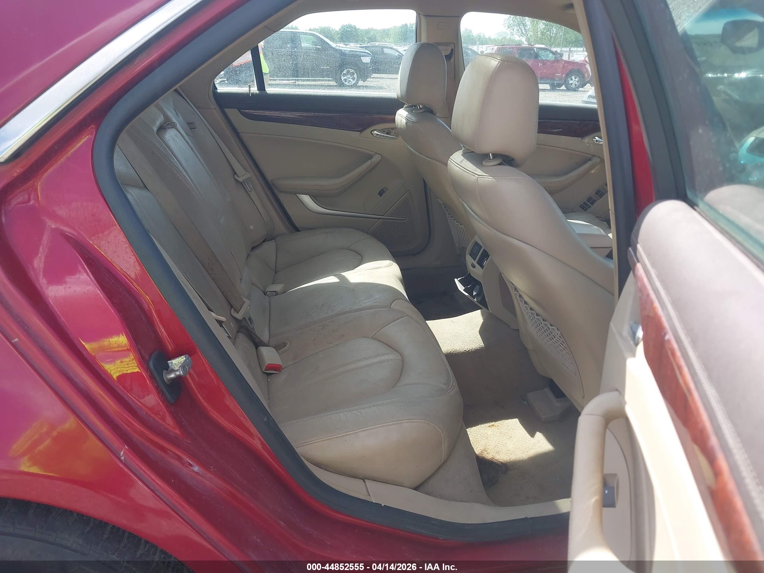 CADILLAC CTS image 8