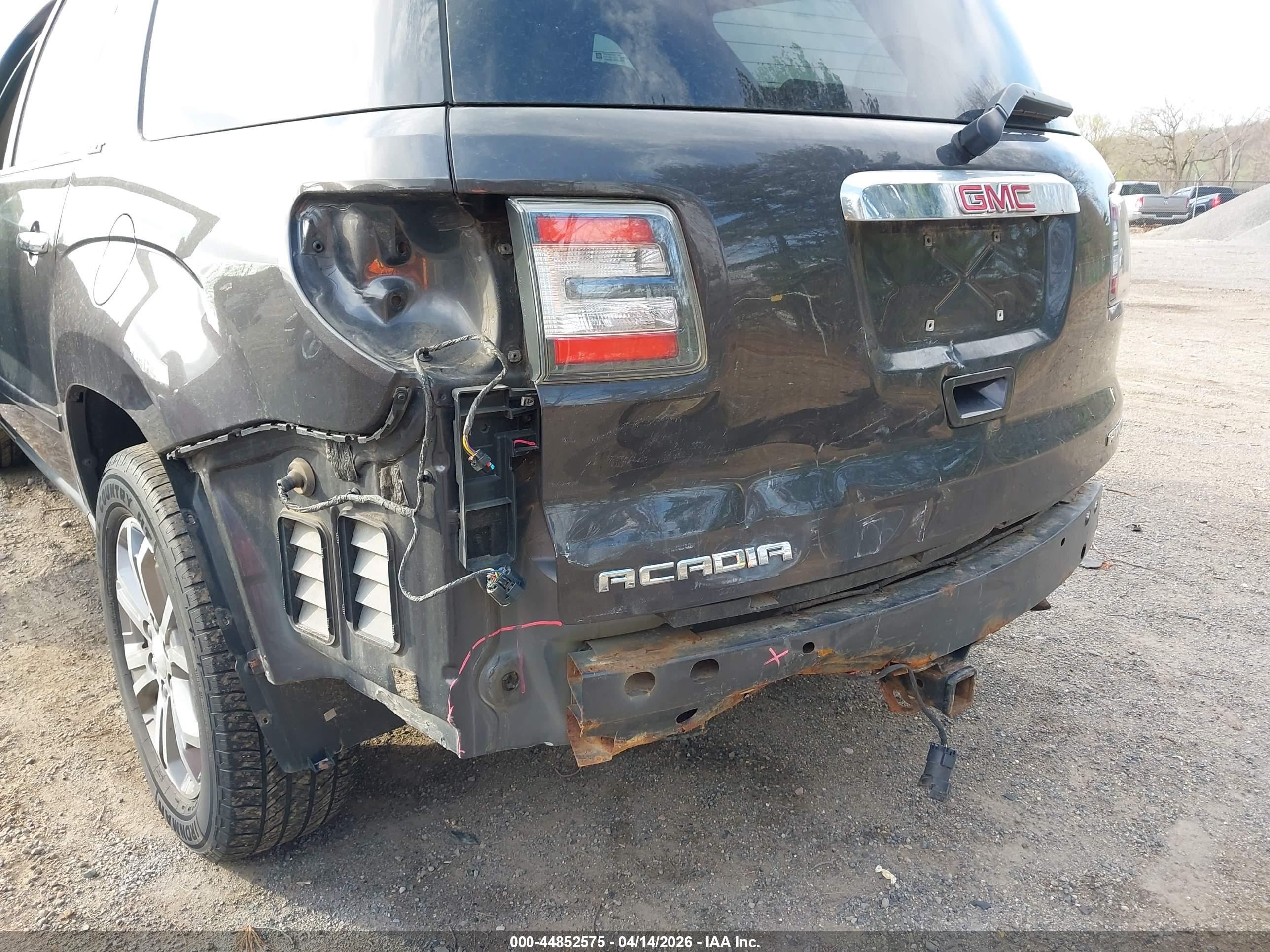 GMC ACADIA image 6