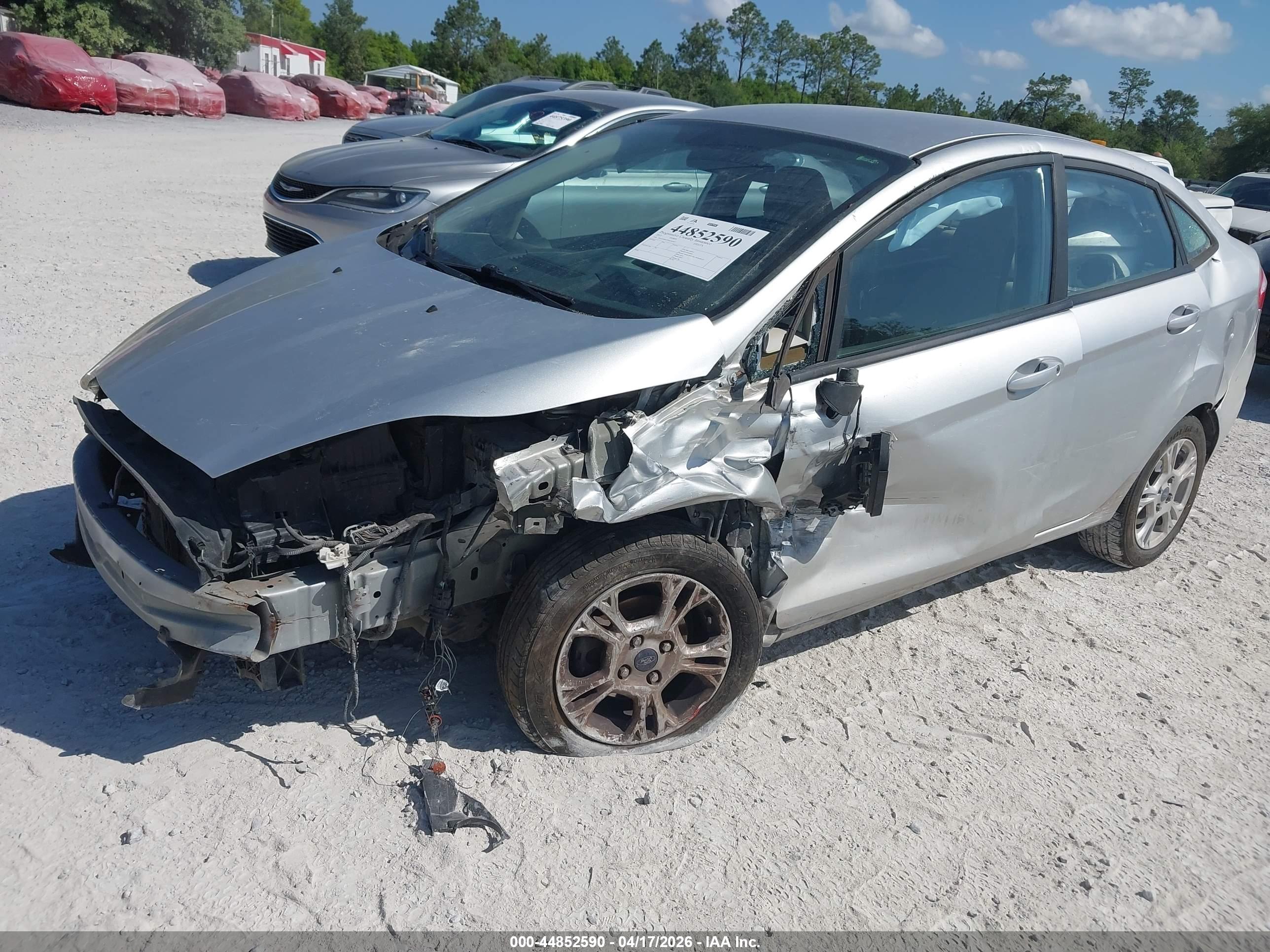 FORD FIESTA image 6
