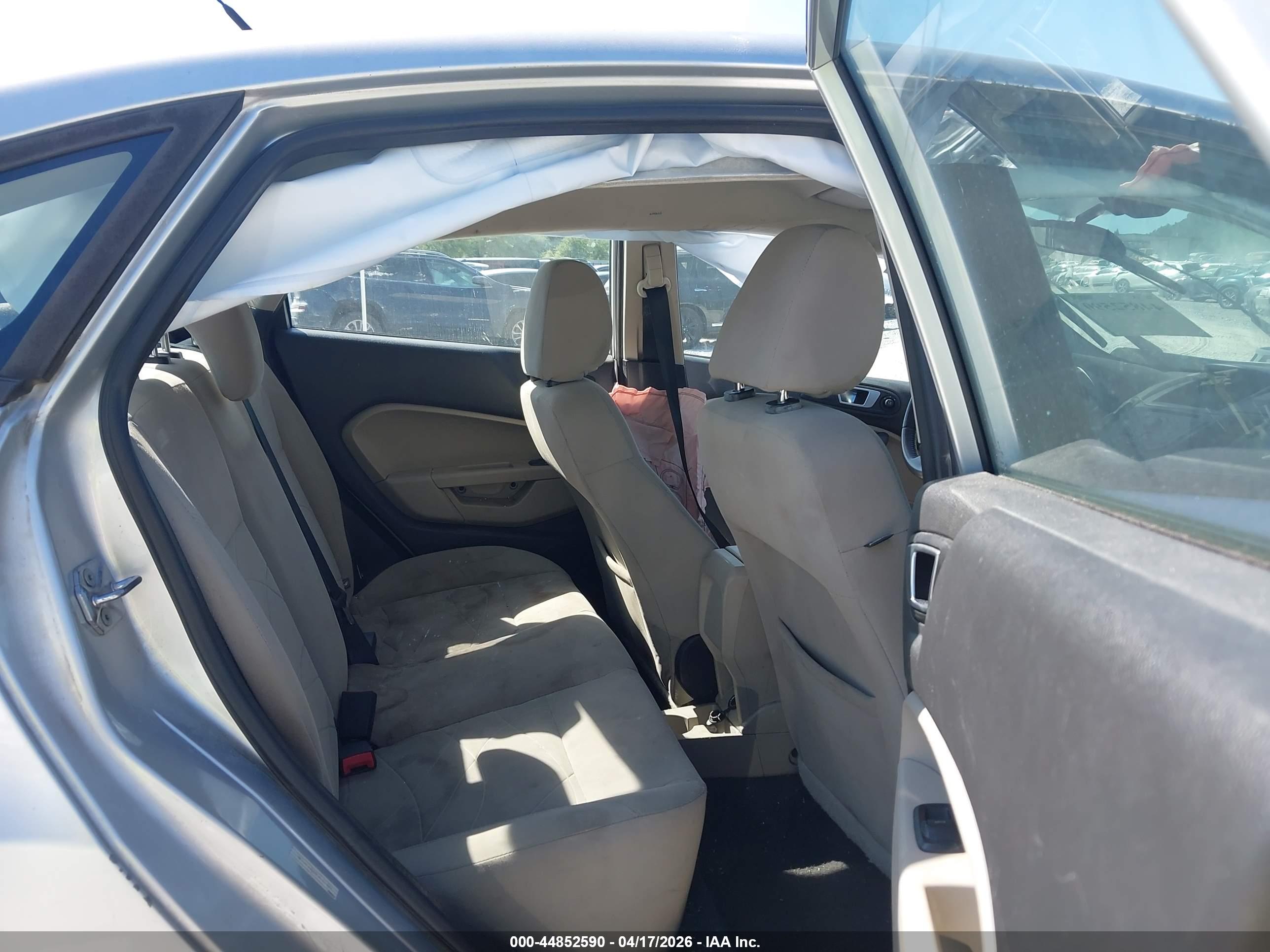 FORD FIESTA image 8
