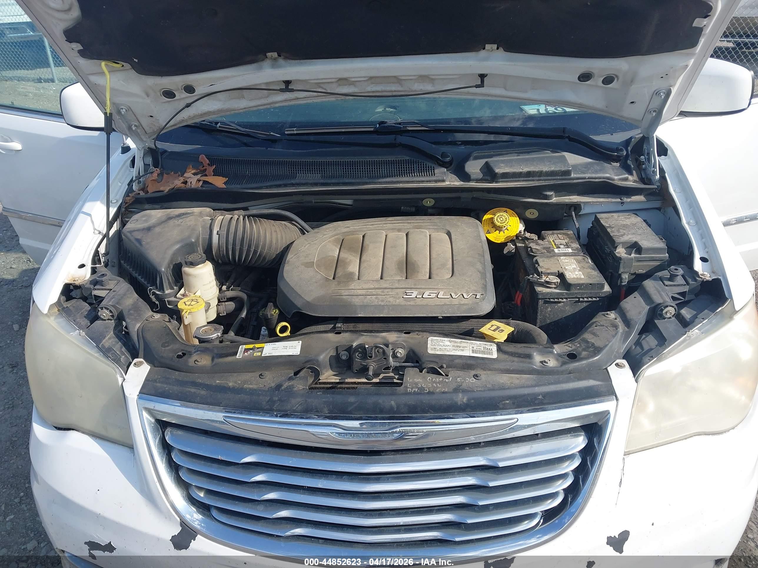CHRYSLER TOWN image 10