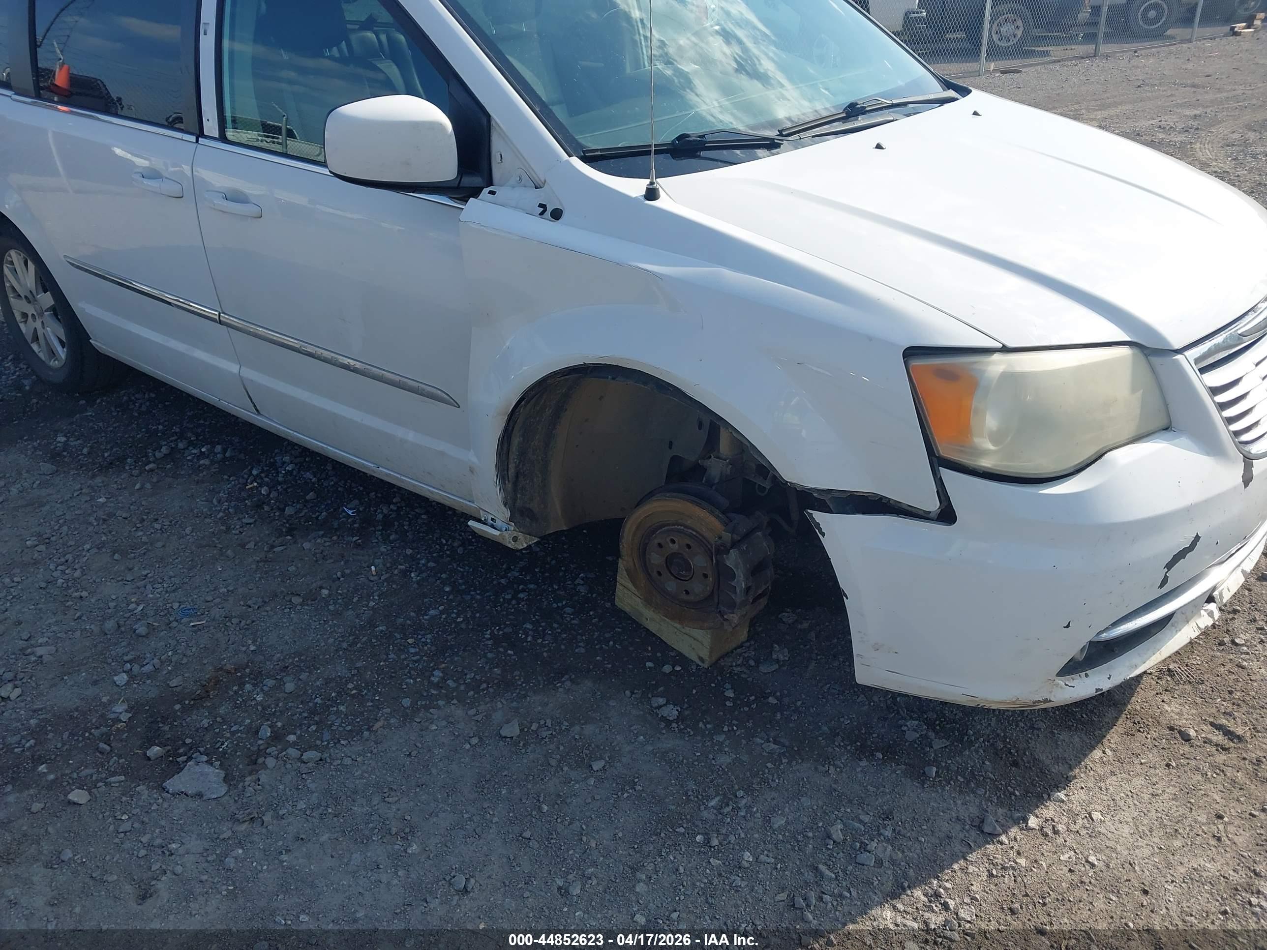 CHRYSLER TOWN image 6