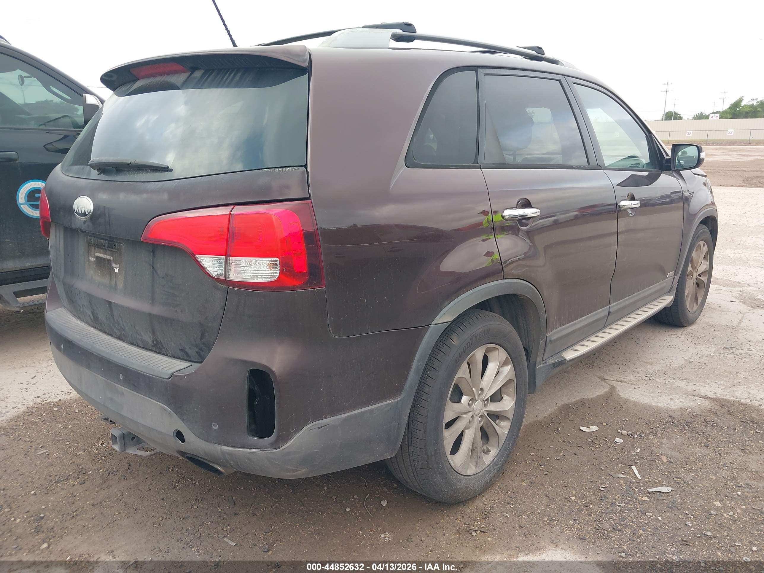 KIA SORENTO image 4