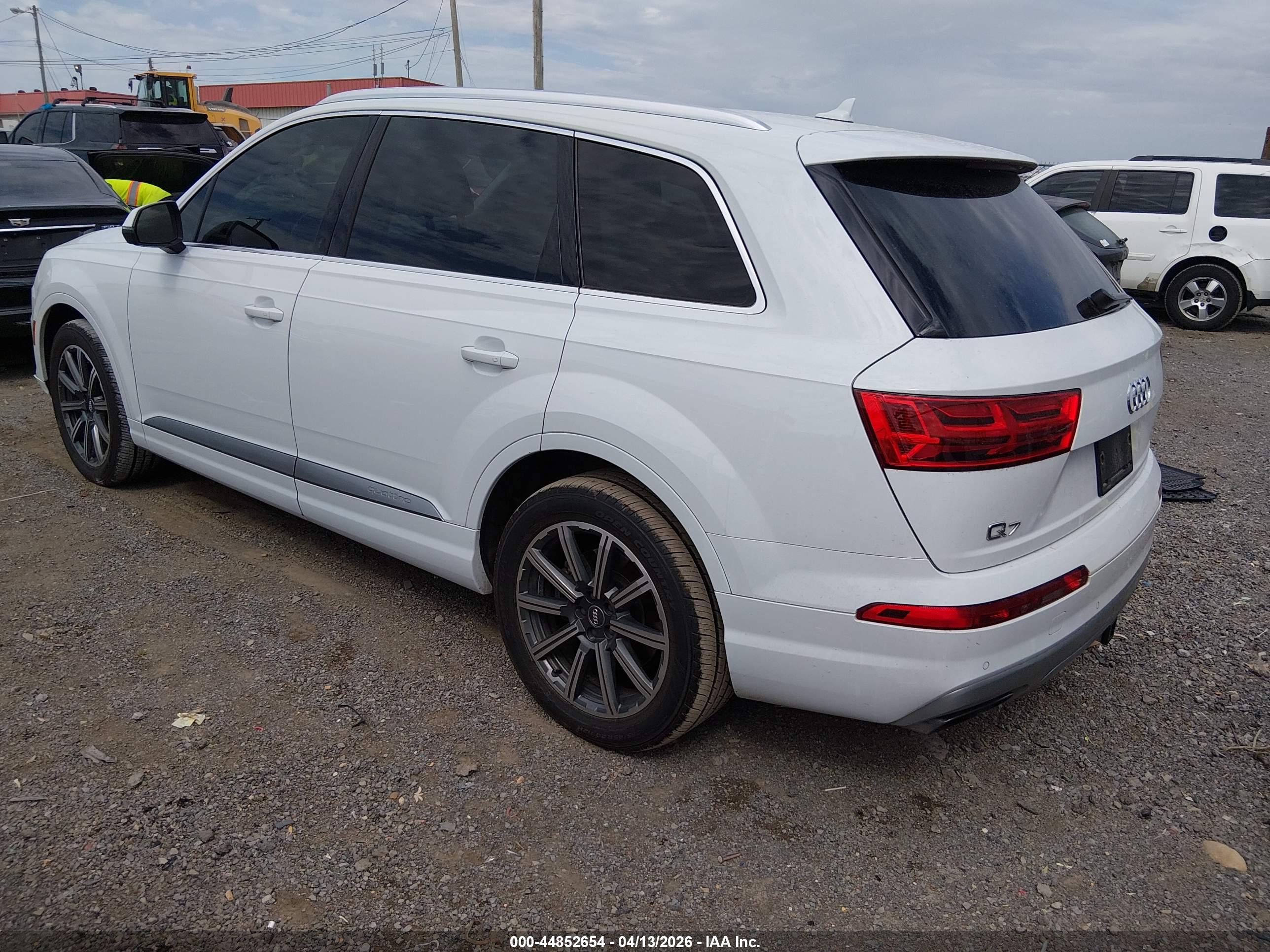 AUDI Q7 image 3