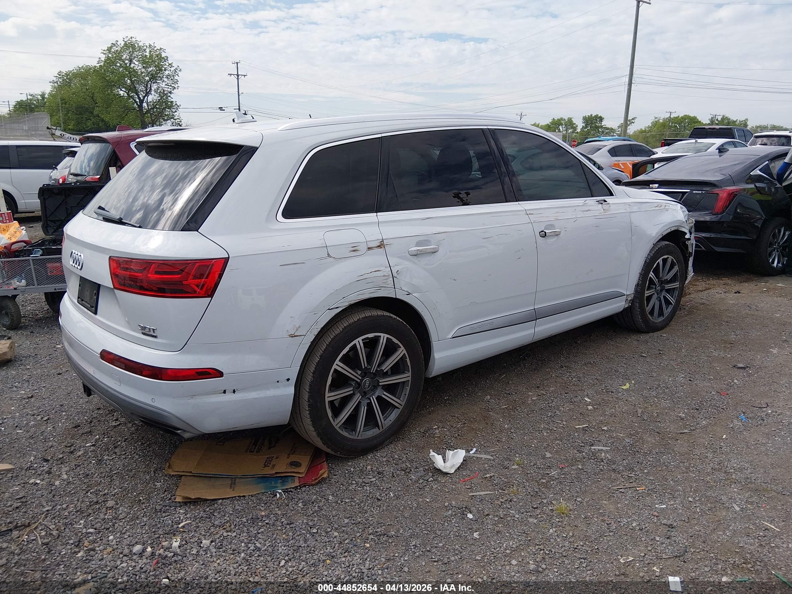 AUDI Q7 image 4