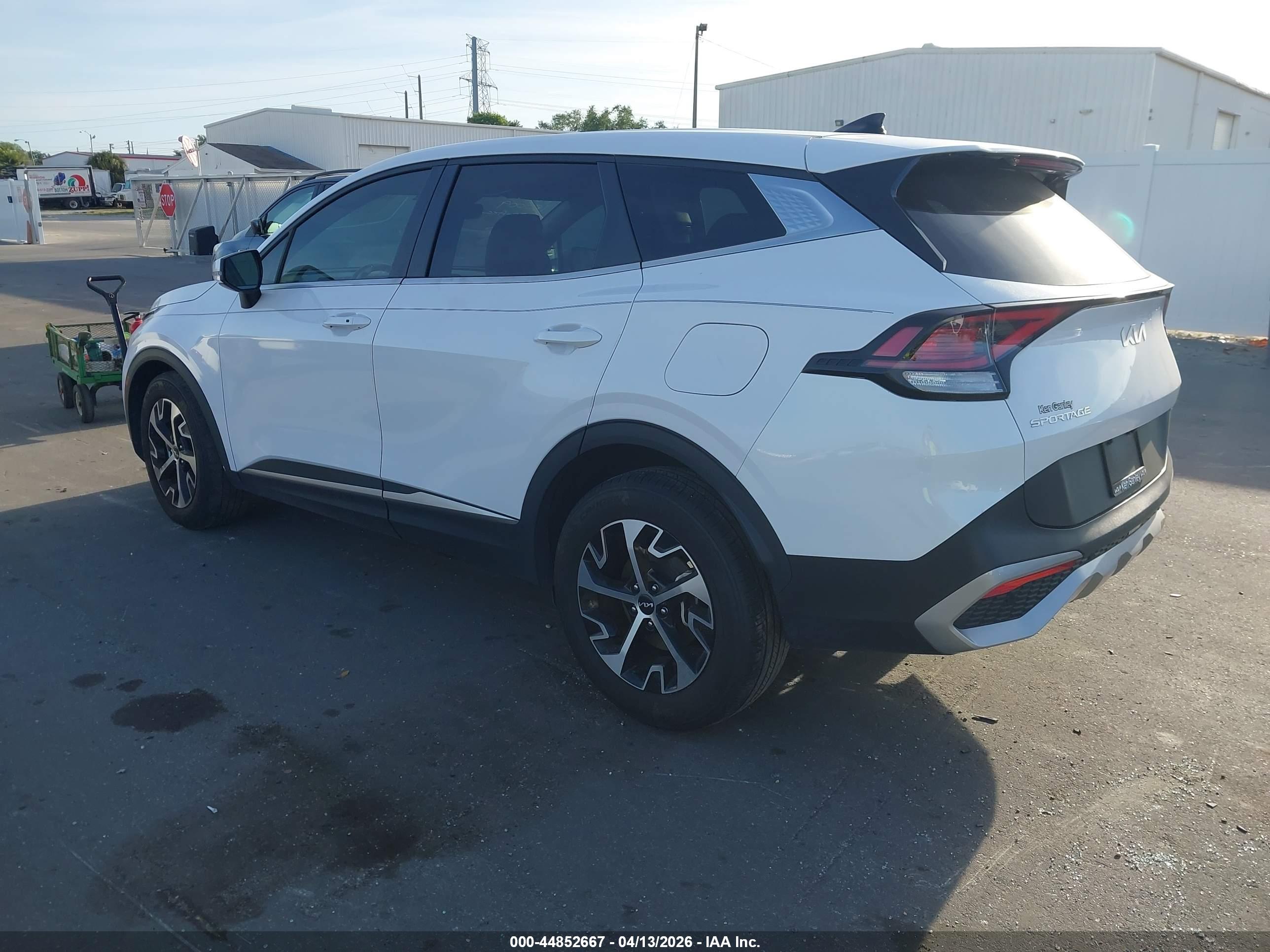 KIA SPORTAGE image 3