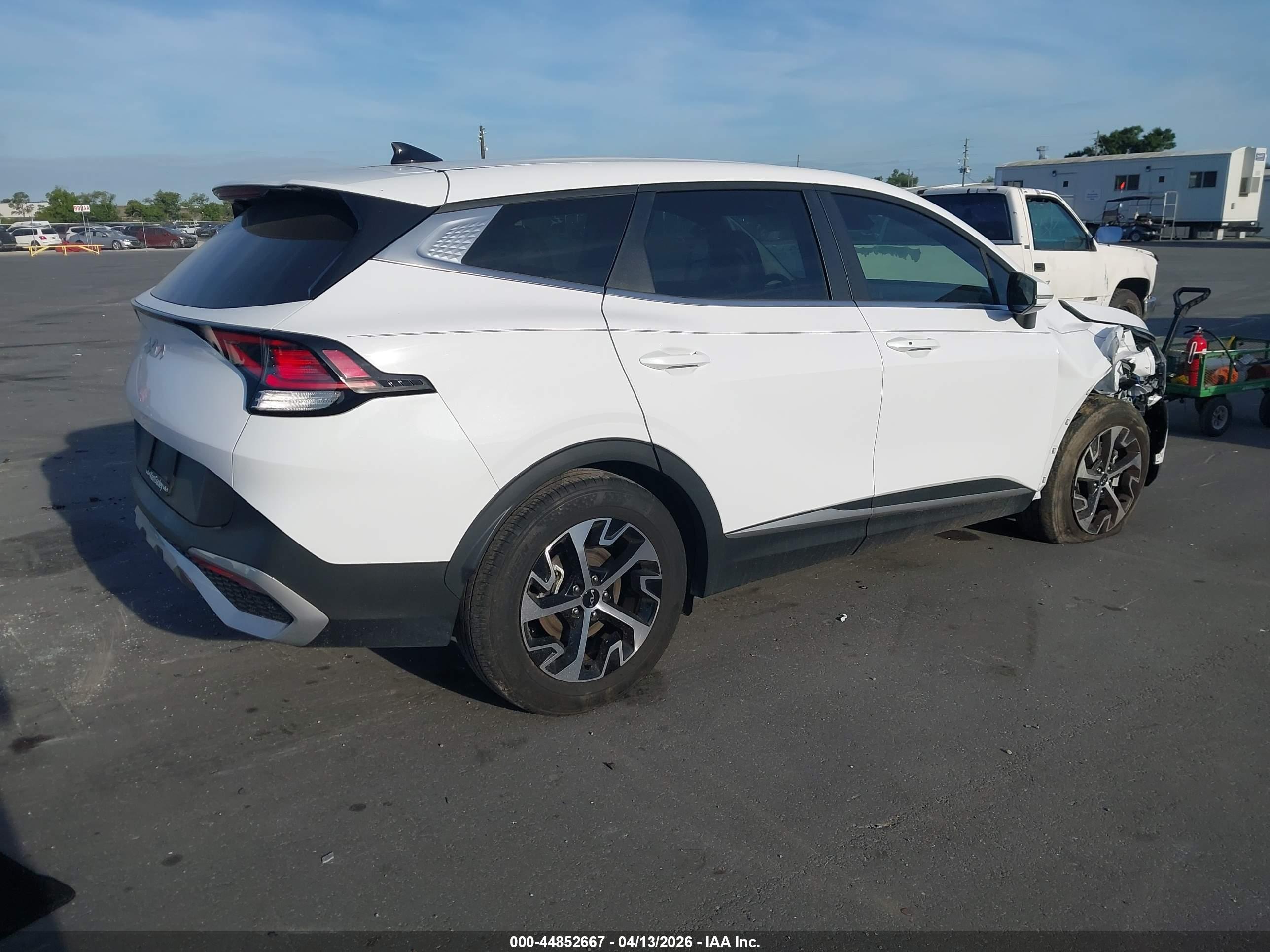 KIA SPORTAGE image 4