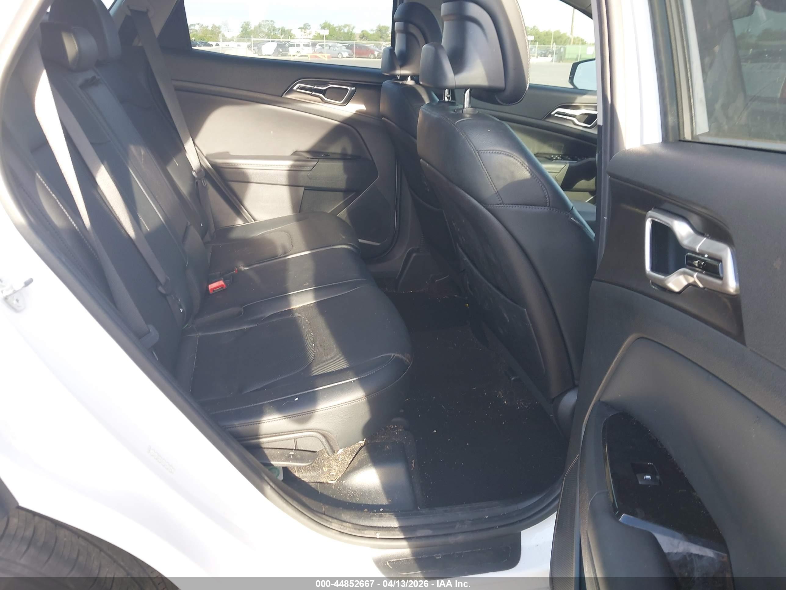 KIA SPORTAGE image 8