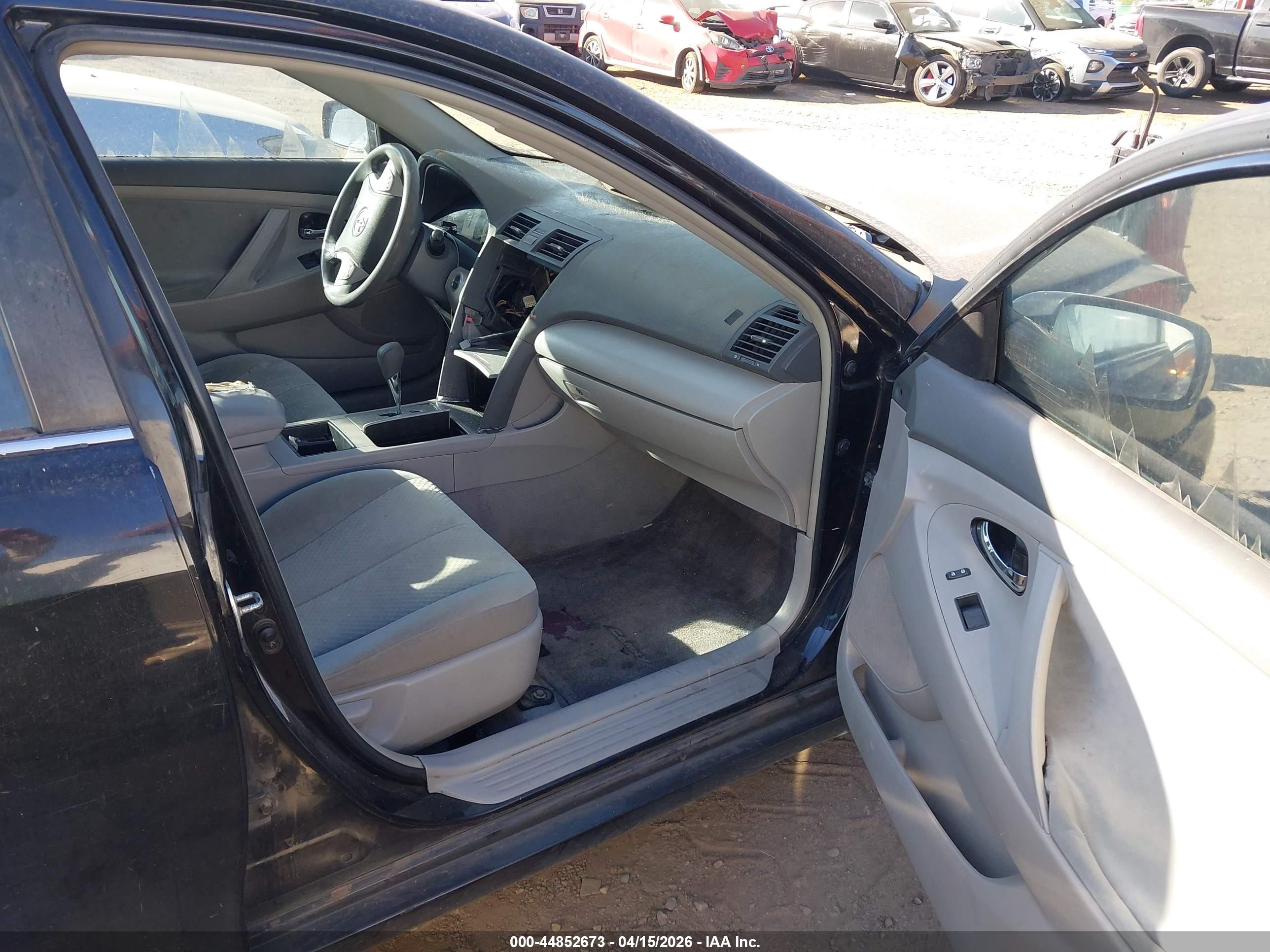 TOYOTA CAMRY image 5