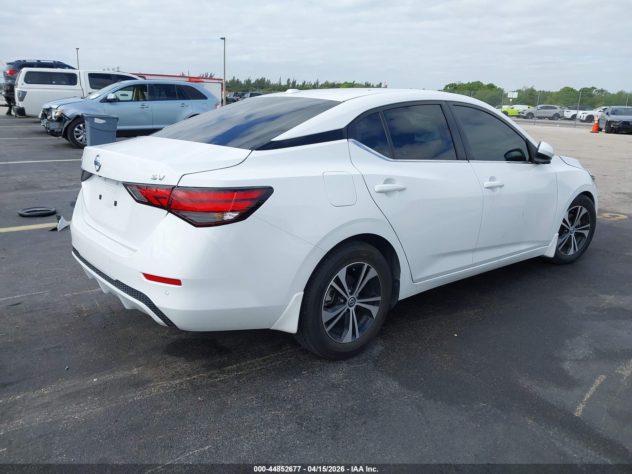 NISSAN SENTRA image 4