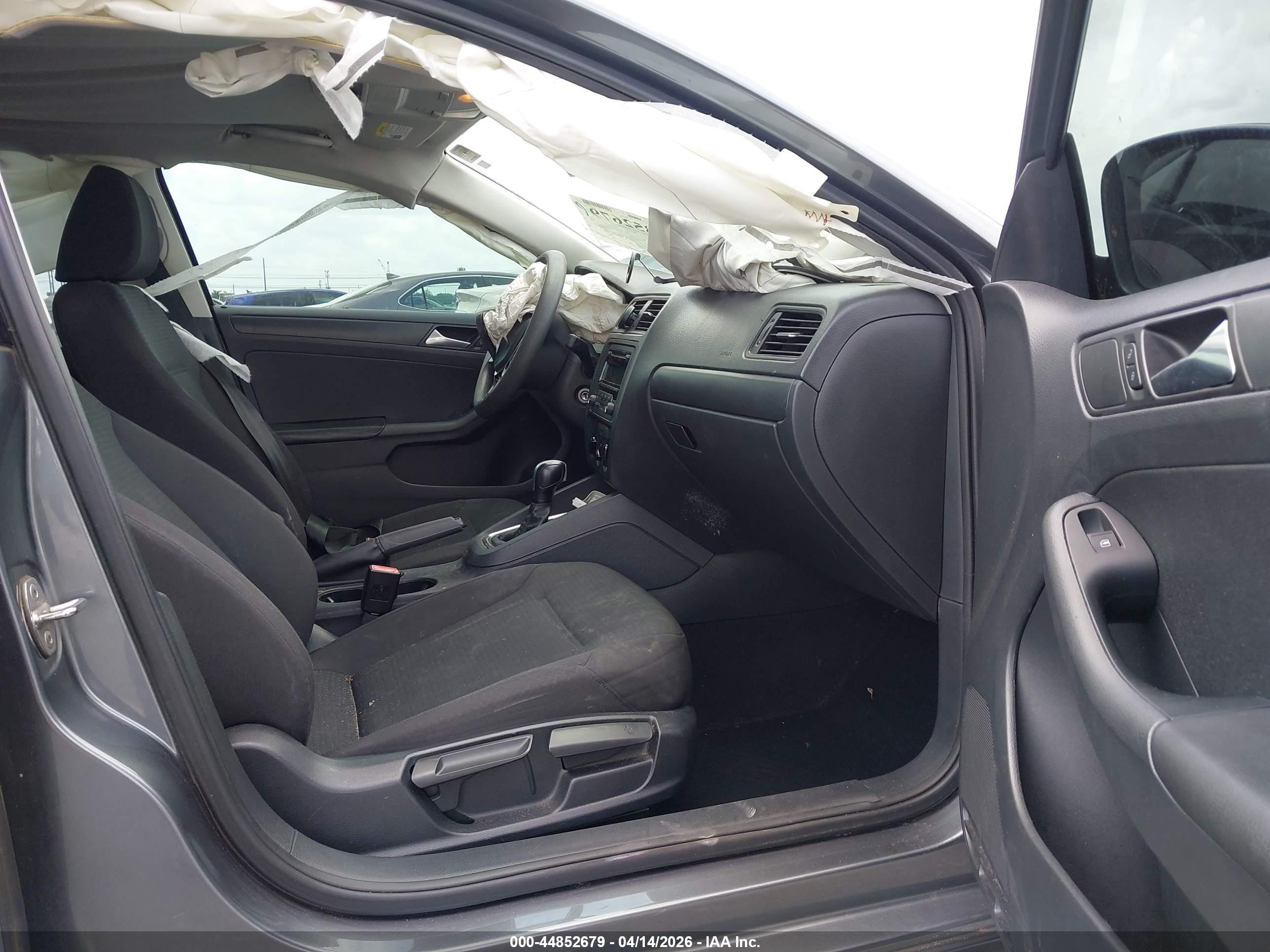 VOLKSWAGEN JETTA image 5
