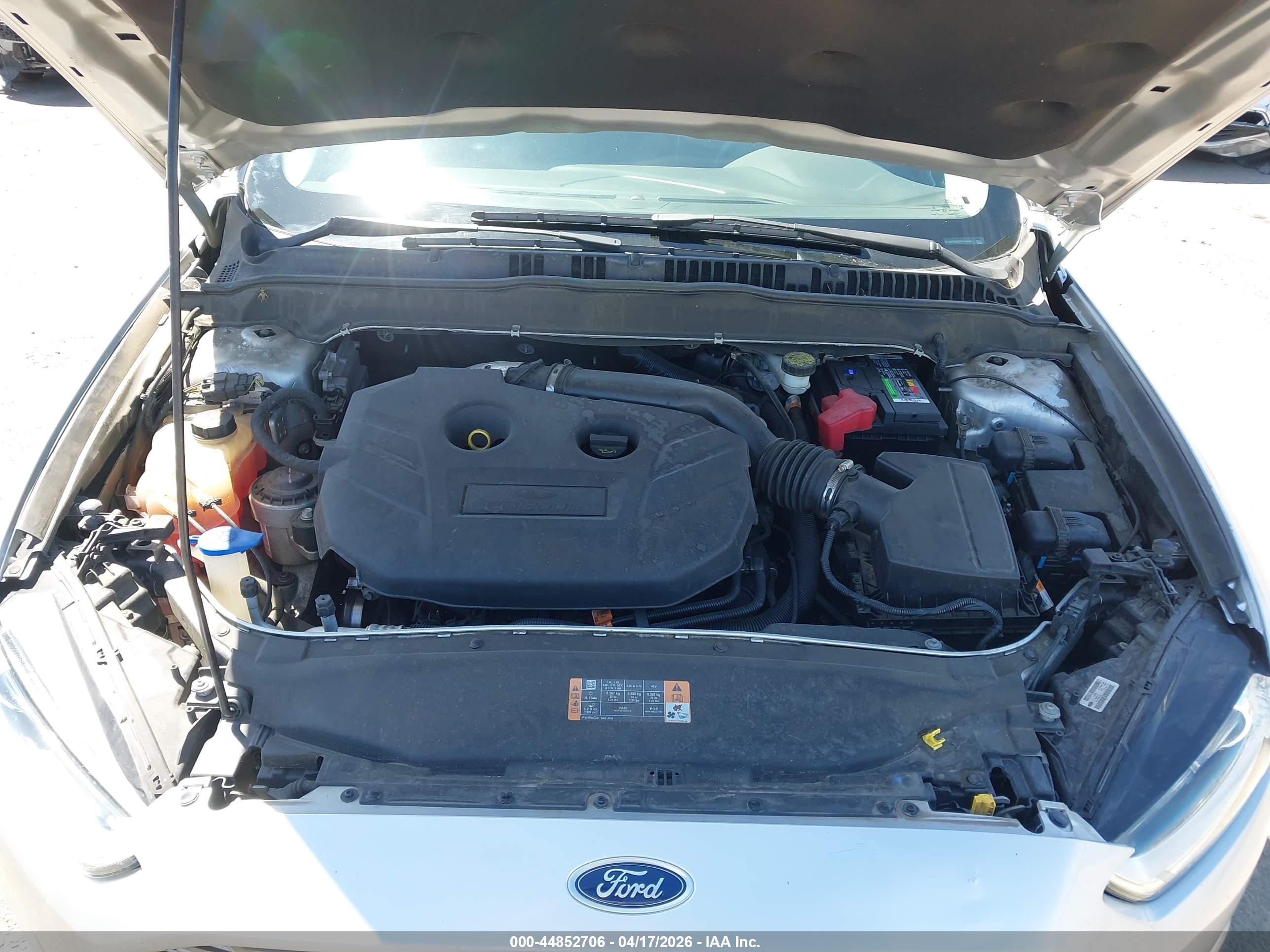 FORD FUSION image 10