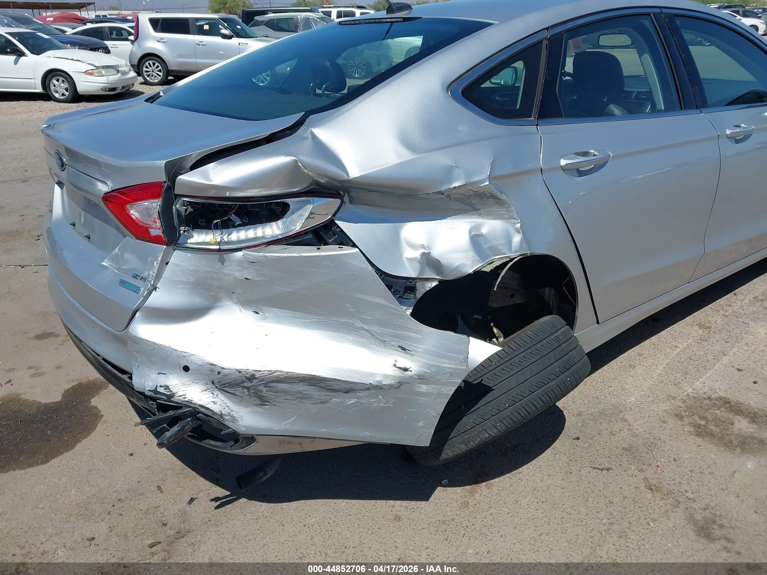 FORD FUSION image 6